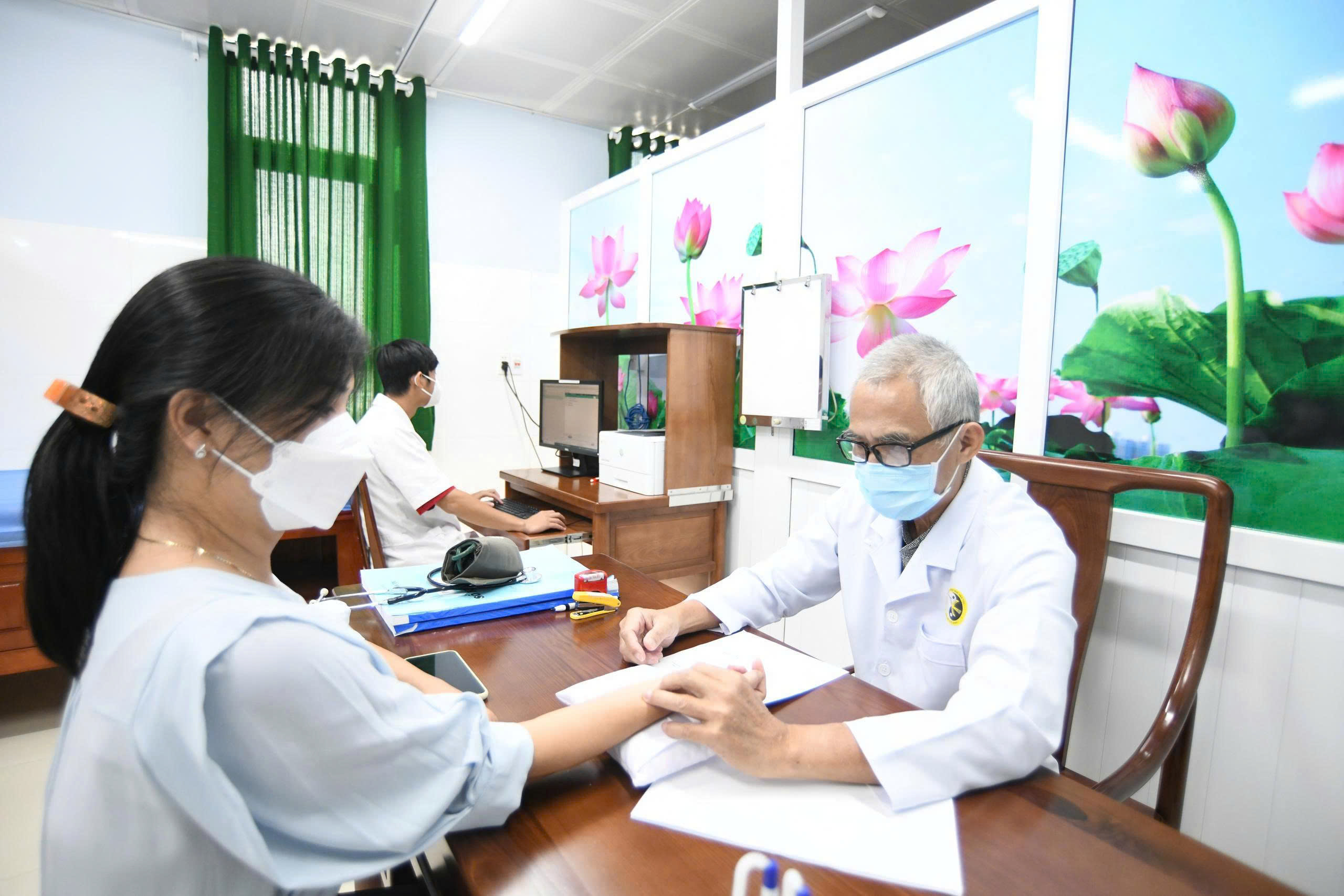 Đẩy mạnh phát triển du lịch - y tế- Ảnh 1. Đẩy mạnh phát triển du lịch - y tế- Ảnh 1.