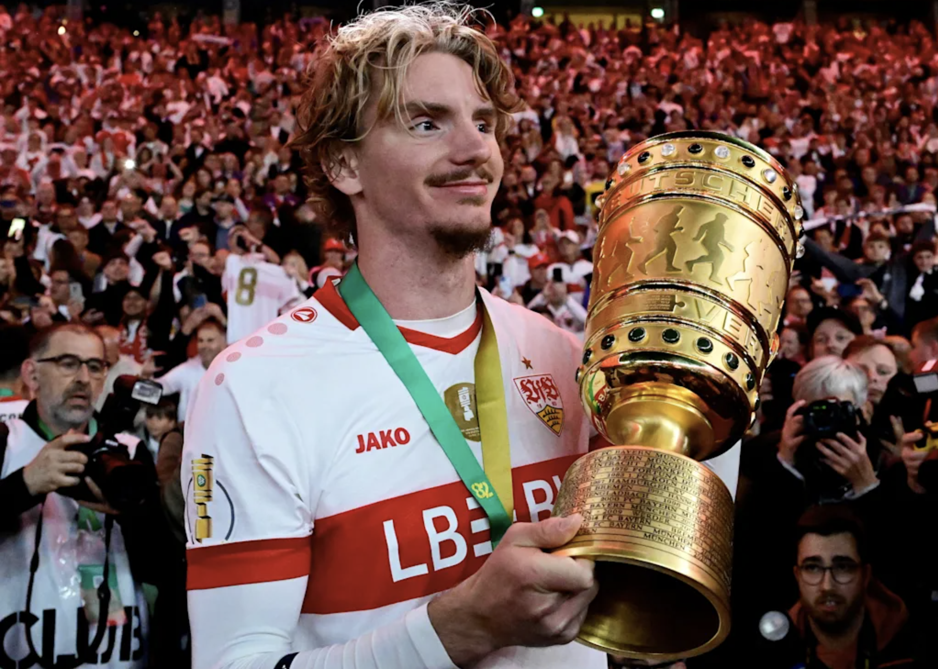 Liverpool chiêu mộ Isak 125 triệu bảng, phá kỷ lục chuyển nhượng làng bóng Anh - Ảnh 5.