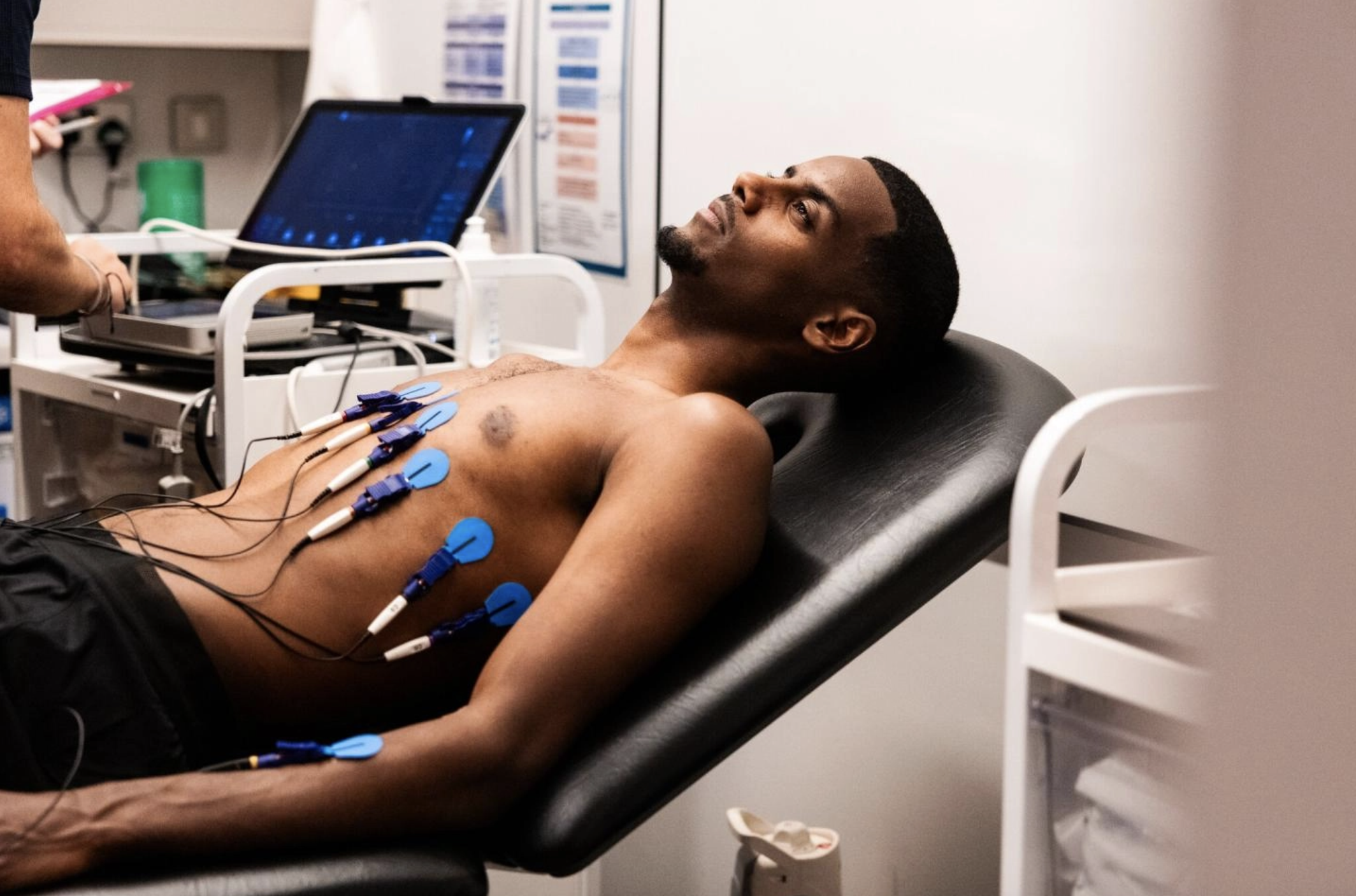 Liverpool chiêu mộ Isak 125 triệu bảng, phá kỷ lục chuyển nhượng làng bóng Anh - Ảnh 3.