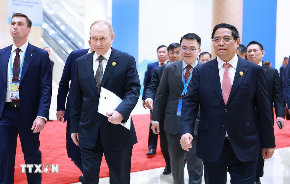 Thủ tướng Phạm Minh Chính gặp Tổng thống Nga Vladimir Putin - Ảnh 5.