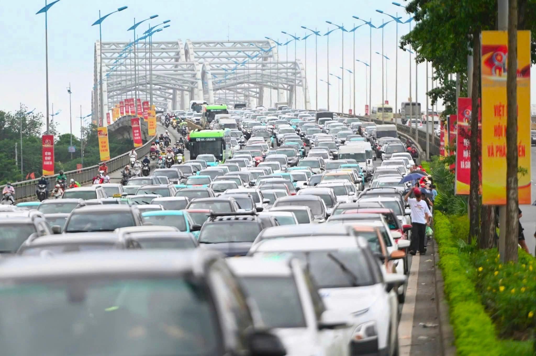Công an TP Hà Nội khuyến cáo gì về lộ trình tới Trung tâm triển lãm quốc gia ở Đông Anh? - Ảnh 1.