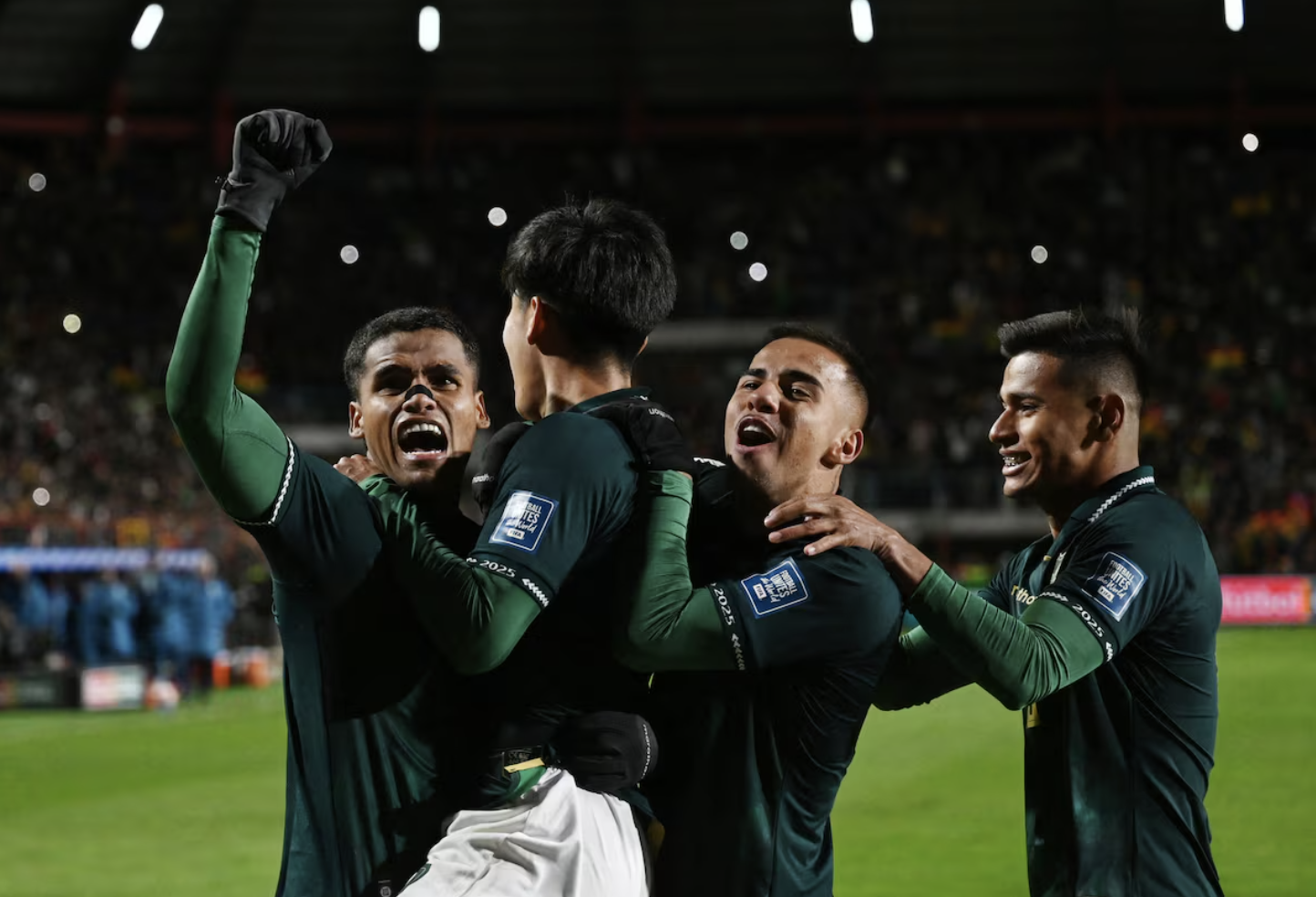 Brazil, Argentina bị hạ knock-out, Bolivia bất ngờ giành vé play-off - Ảnh 1.