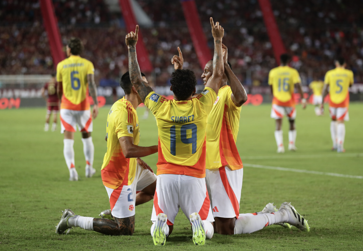 Brazil, Argentina bị hạ knock-out, Bolivia bất ngờ giành vé play-off - Ảnh 6.