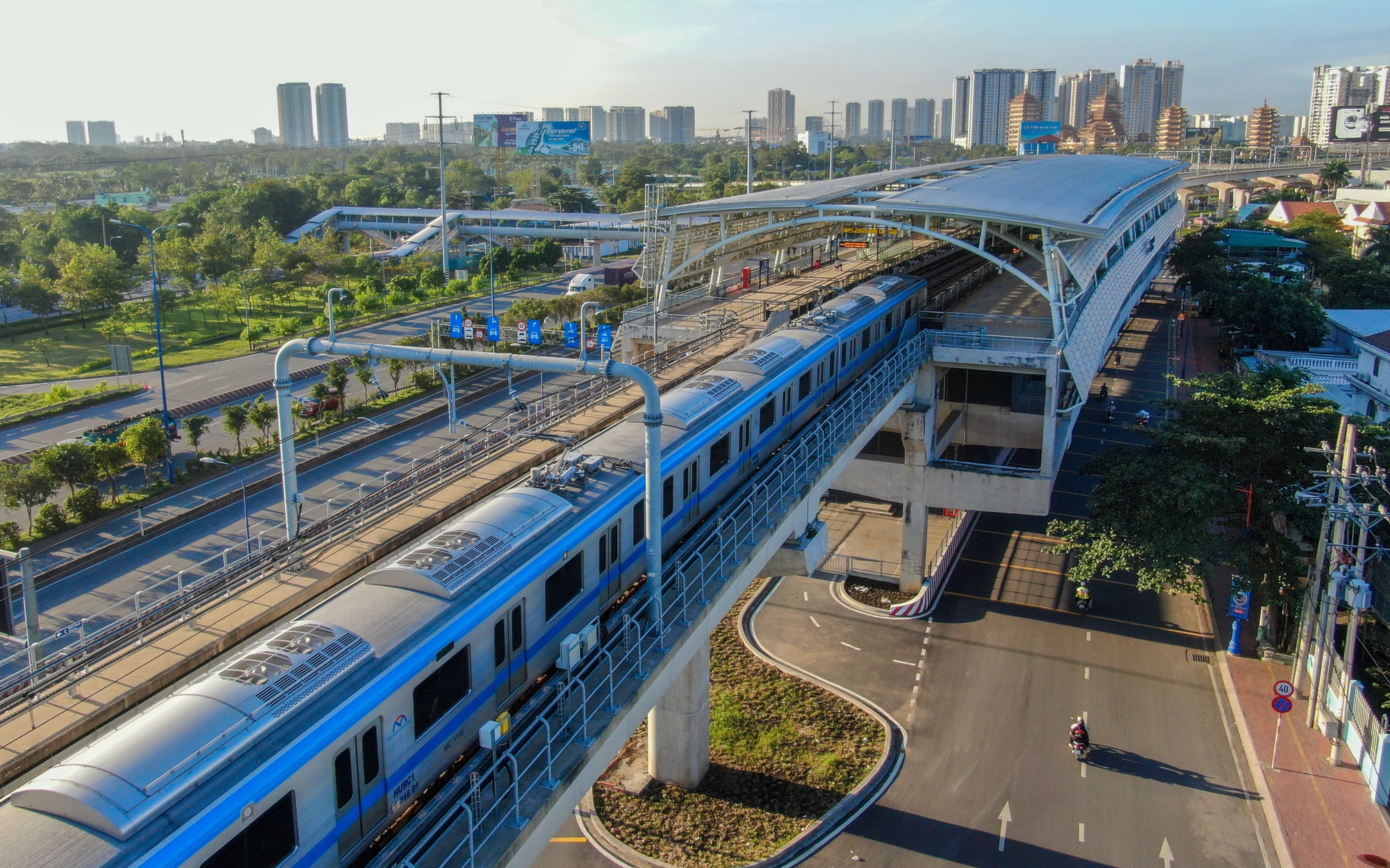 Vì sao 4 ga metro Bến Thành - Suối Tiên ngừng bán vé giấy từ 15-9? - Ảnh 2.