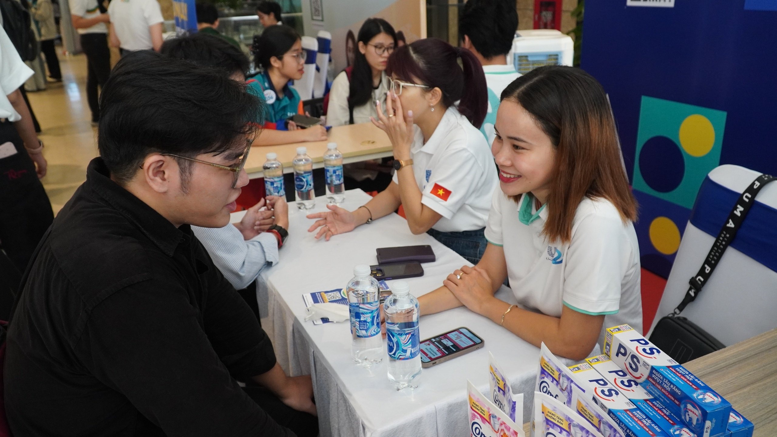 Tìm việc làm thêm sớm, tân sinh viên có thể trở thành