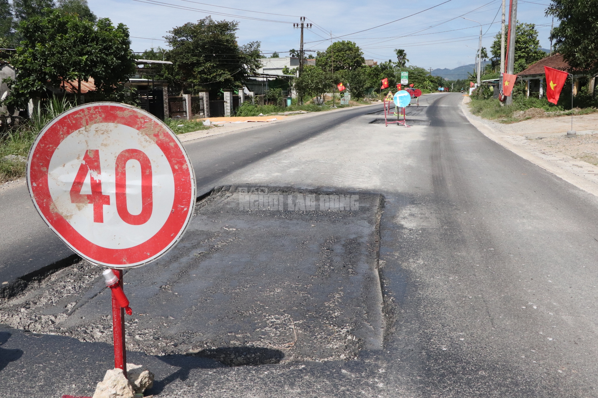 Đường 1.800 tỉ có Tập đoàn Thuận An thi công ở Đà Nẵng mới thảm nhựa đã hỏng - Ảnh 5. Đường 1.800 tỉ có Tập đoàn Thuận An thi công ở Đà Nẵng mới thảm nhựa đã hỏng - Ảnh 5.