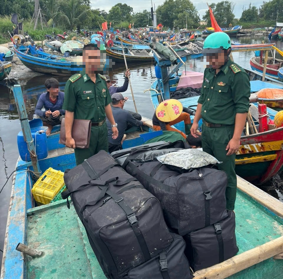 Hơn 81 kg cần sa trôi dạt trên vùng biển TP HCM- Ảnh 1.