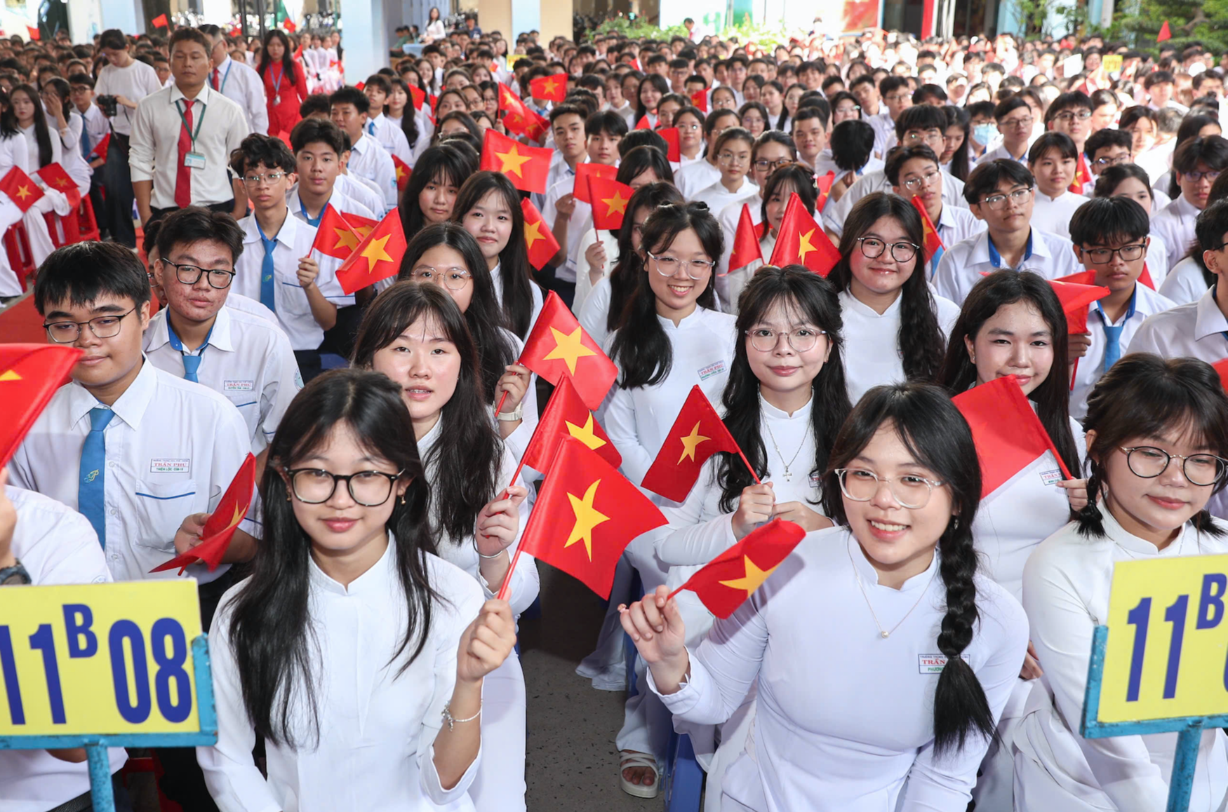 TP HCM trả lời 2 vấn đề "nóng" về giáo dục- Ảnh 2. TP HCM trả lời 2 vấn đề "nóng" về giáo dục- Ảnh 2.