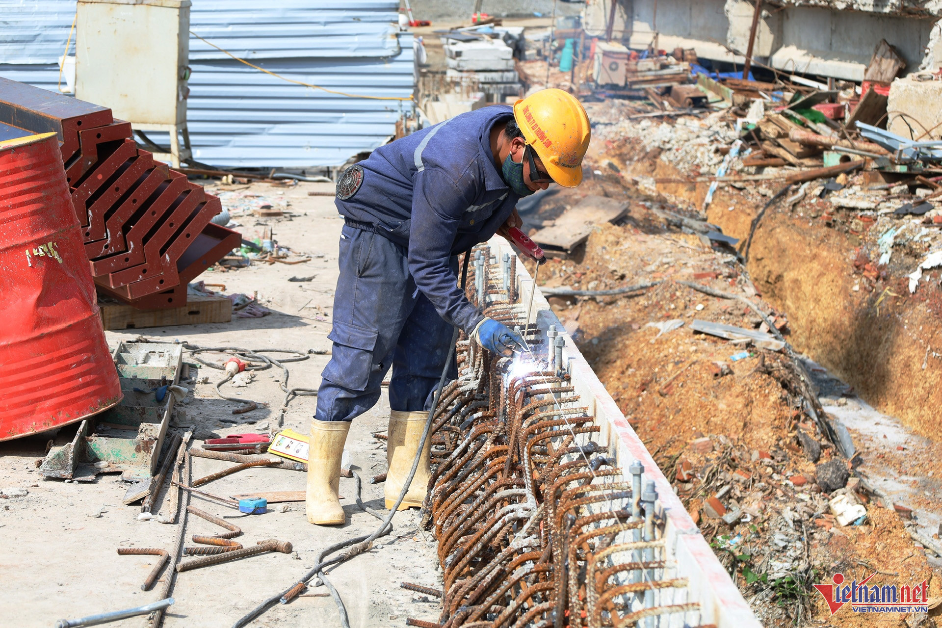 Cầu Phong Châu mới hoàn thành: Biểu tượng hồi sinh sau thảm họa sập cầu - Ảnh 5. Cầu Phong Châu mới hoàn thành: Biểu tượng hồi sinh sau thảm họa sập cầu - Ảnh 5.