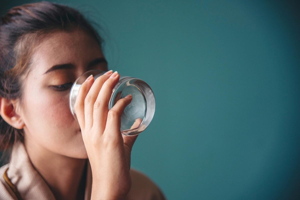 Điều gì xảy ra khi bạn chỉ uống 1,5 lít nước mỗi ngày - Ảnh 1.