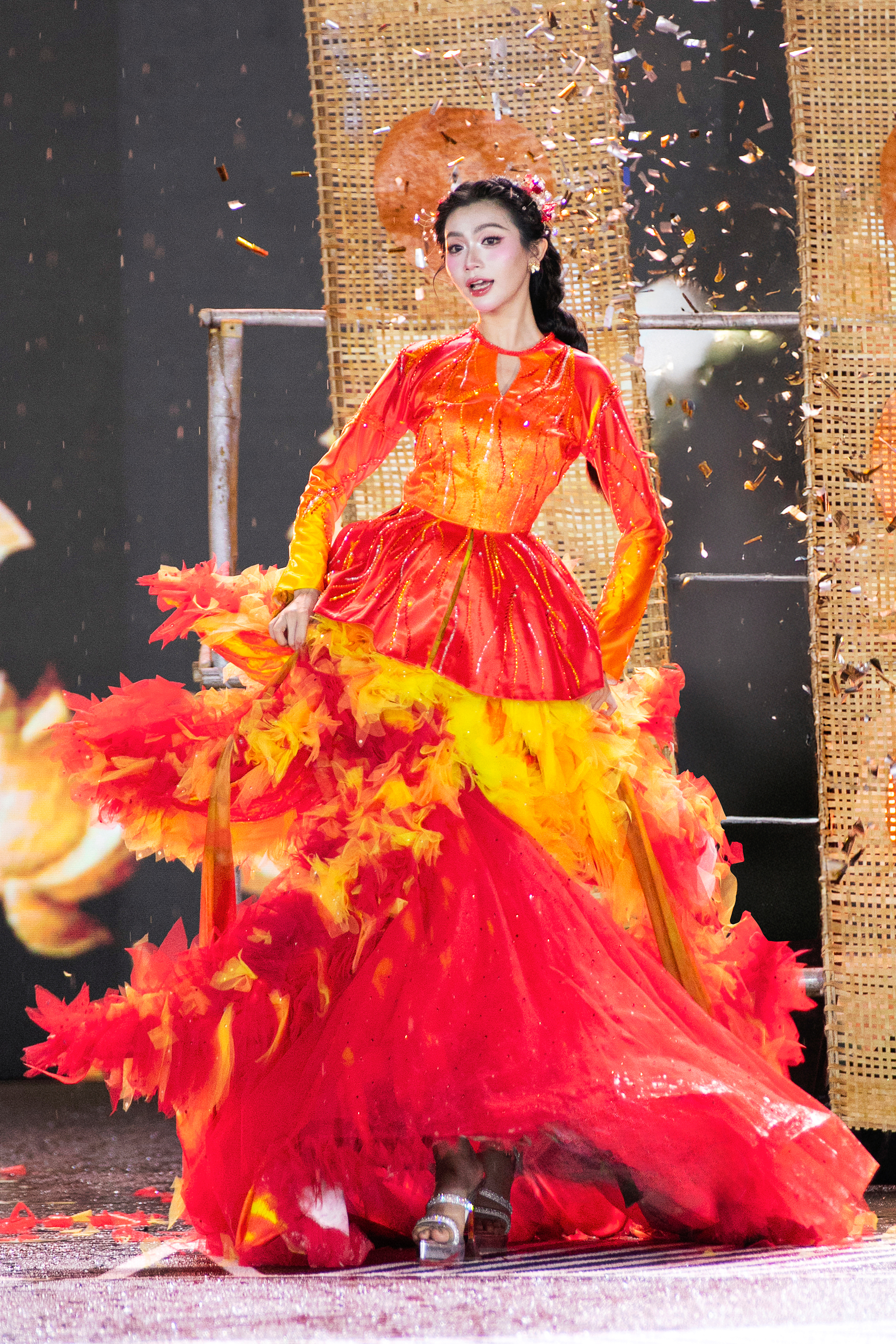 Cảnh tượng chưa từng có ở Miss Grand VietNam

- Ảnh 20.