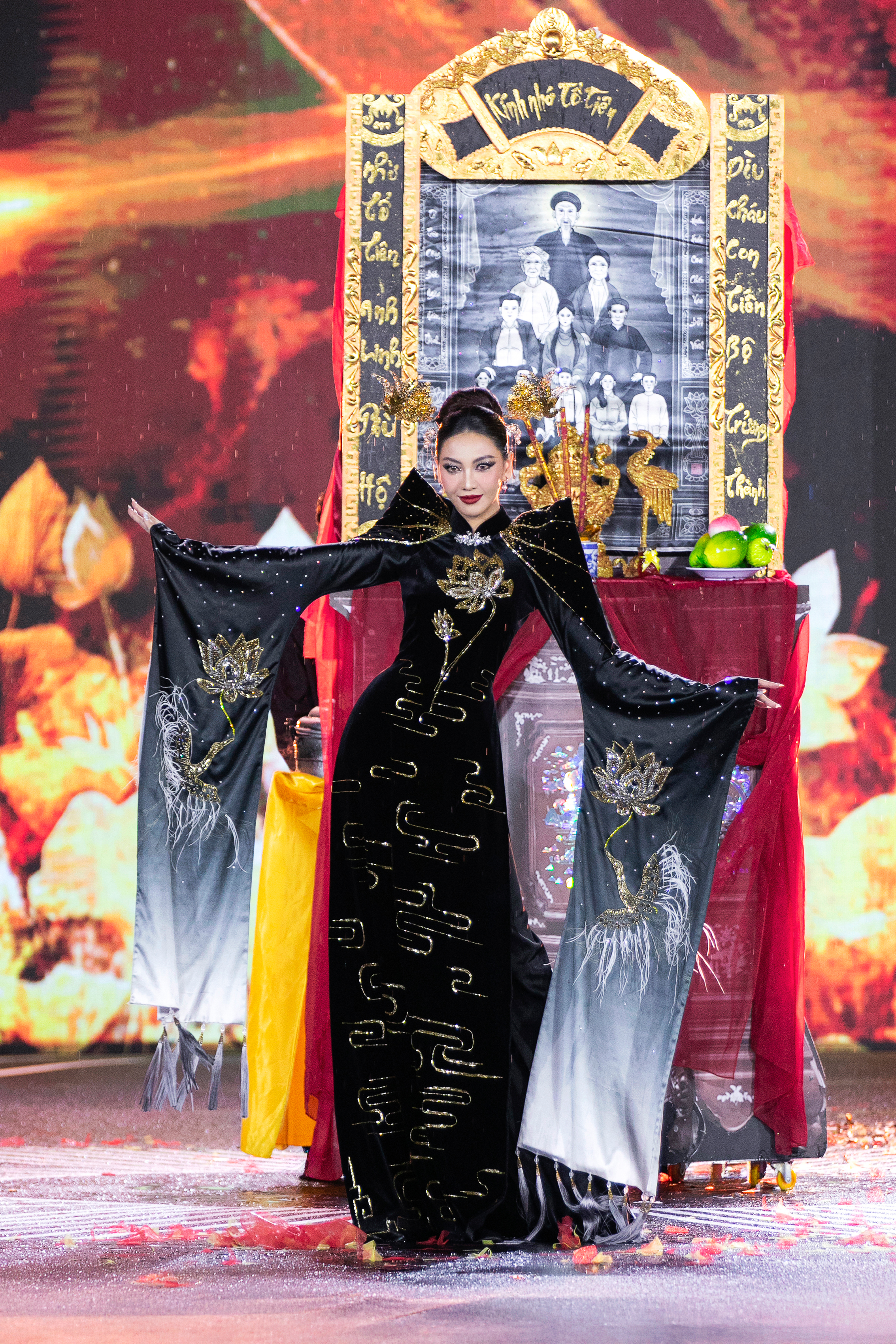 Cảnh tượng chưa từng có ở Miss Grand VietNam

- Ảnh 27.