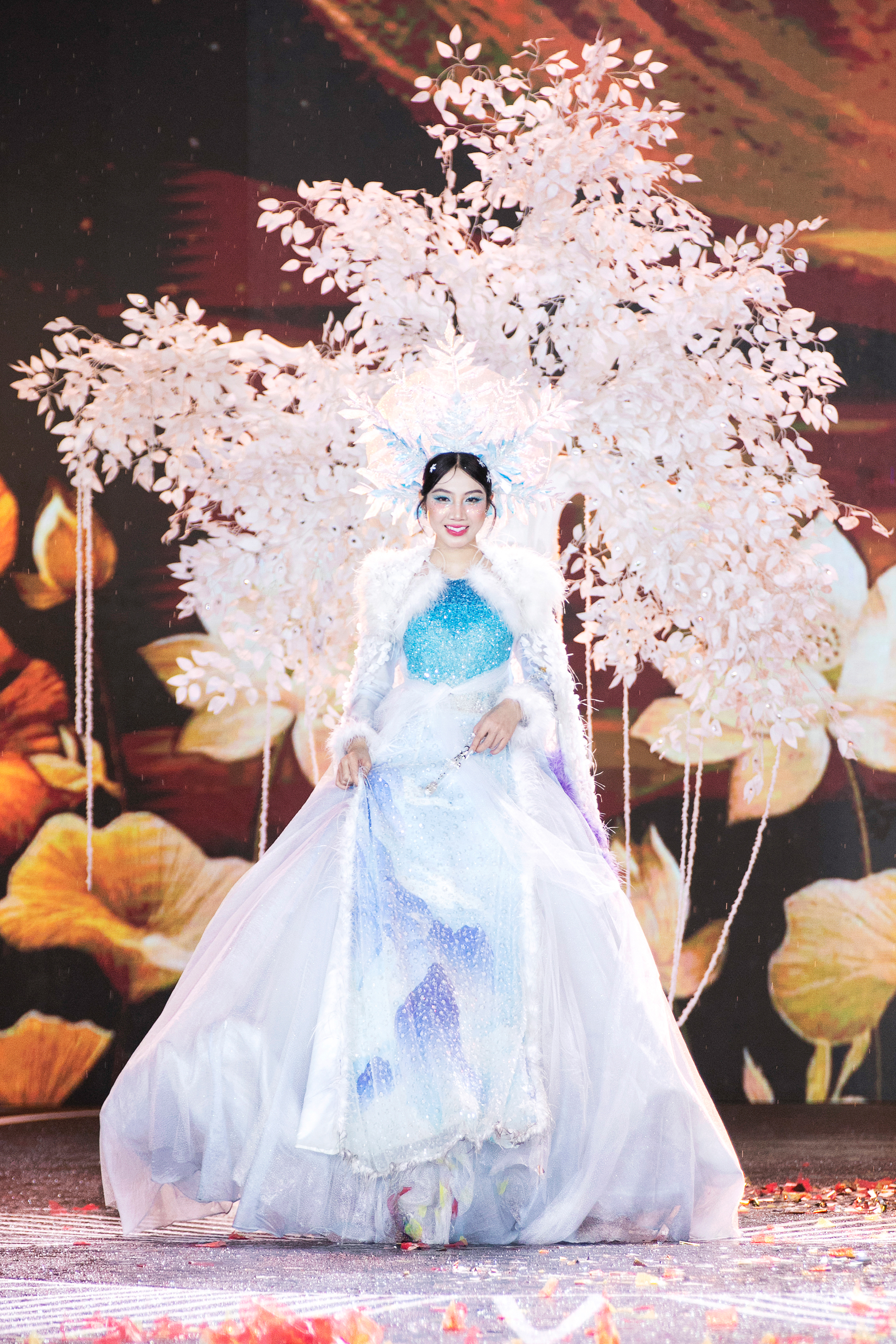 Cảnh tượng chưa từng có ở Miss Grand VietNam

- Ảnh 34.