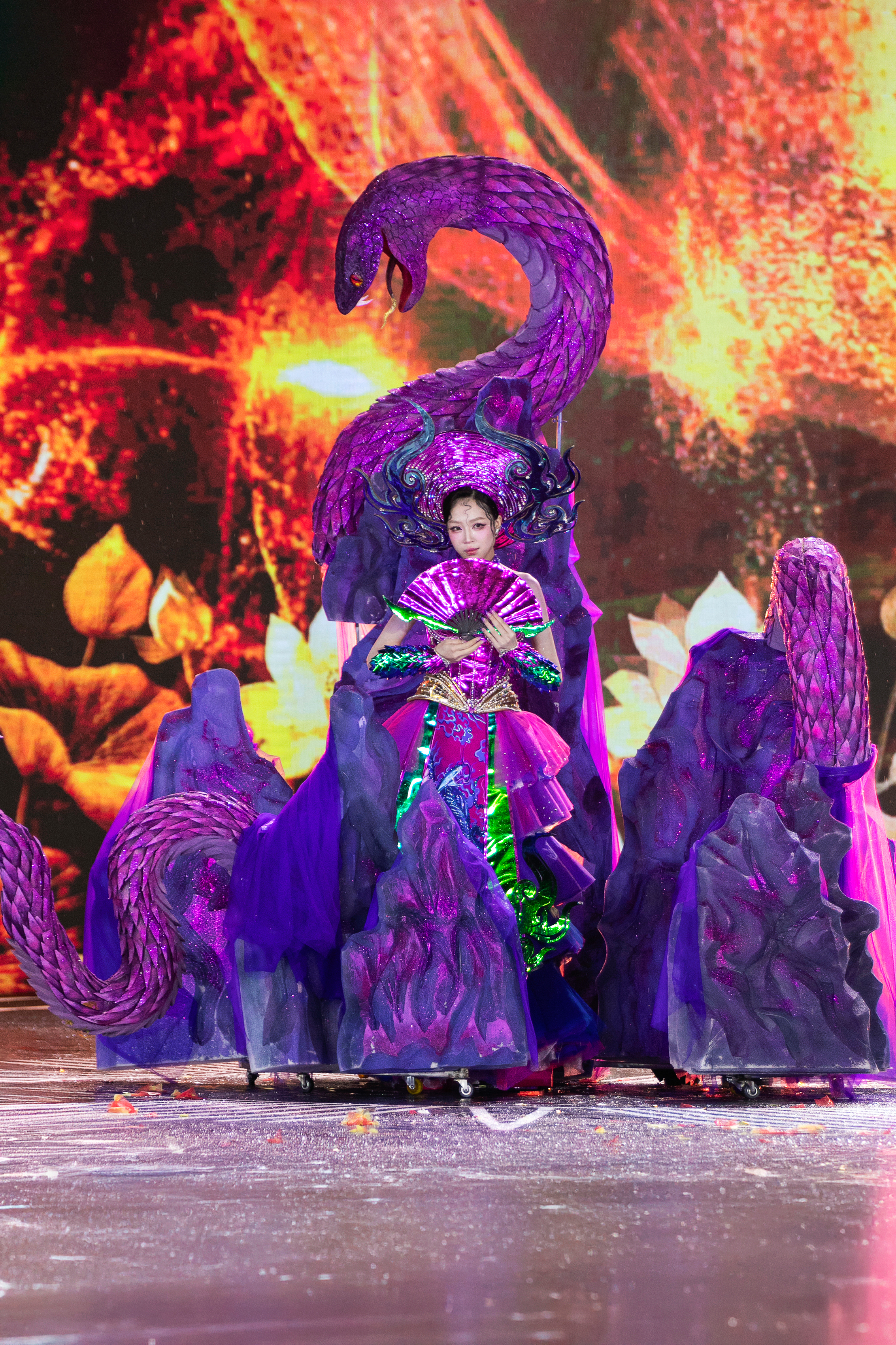 Cảnh tượng chưa từng có ở Miss Grand VietNam

- Ảnh 14.