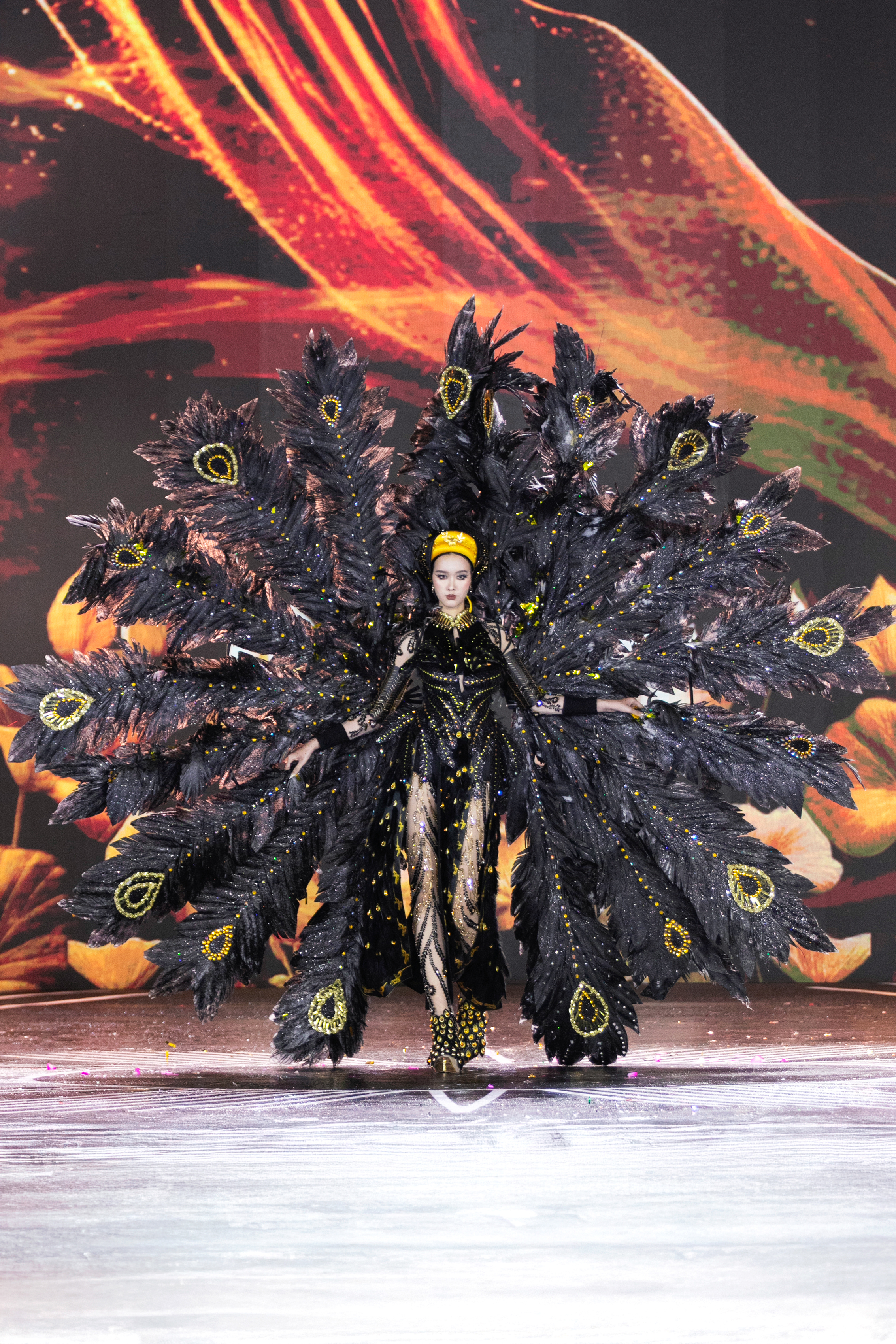 Cảnh tượng chưa từng có ở Miss Grand VietNam

- Ảnh 30.