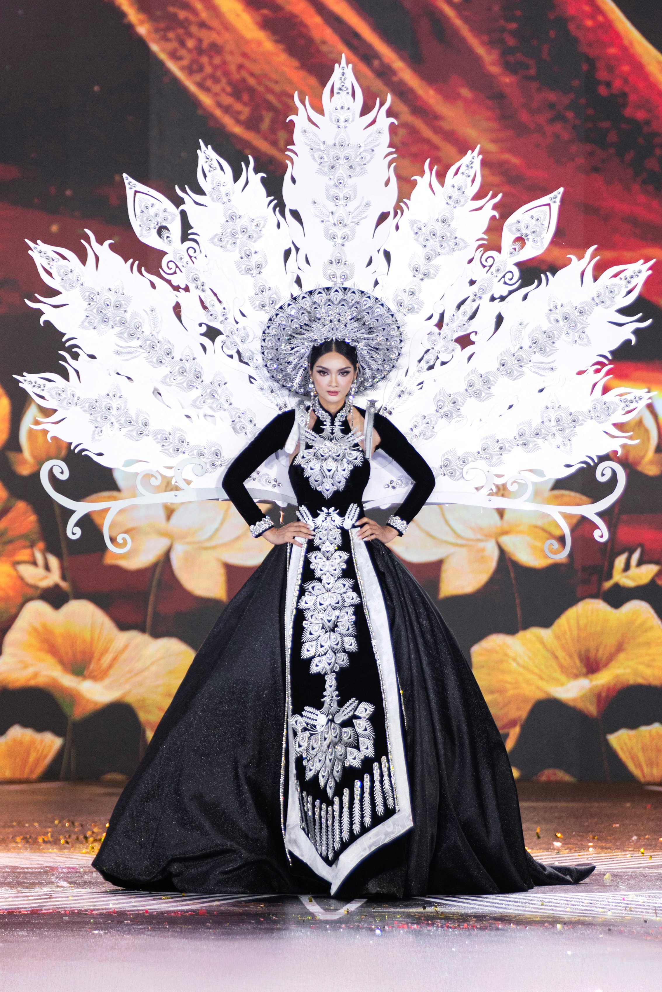 Cảnh tượng chưa từng có ở Miss Grand VietNam

- Ảnh 29.