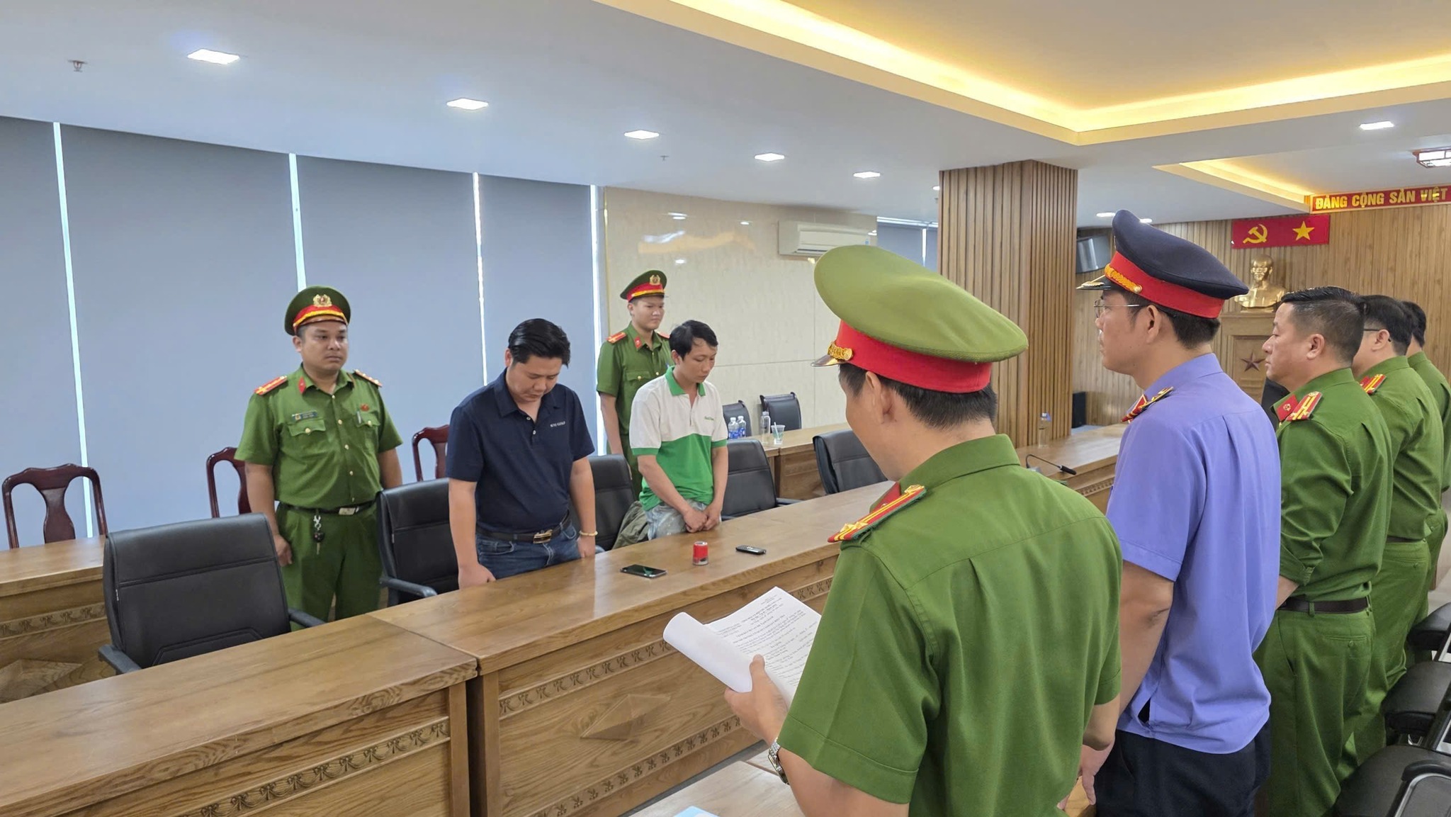 Quy mô gây choáng của tổng kho sản xuất nước yến giả tại Đà Nẵng - Ảnh 10. Quy mô gây choáng của tổng kho sản xuất nước yến giả tại Đà Nẵng - Ảnh 10.
