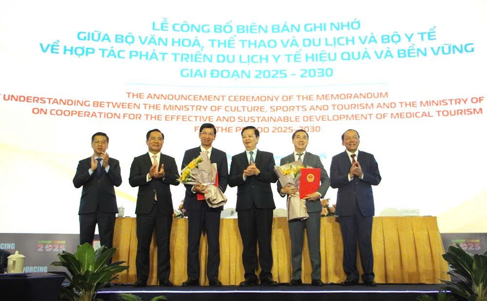 2つの省庁が協力してベトナムを医療観光の目的地に育てる - 写真1。 Hai bộ bắt tay xây dựng Việt Nam thành điểm đến du lịch y tế- Ảnh 1.