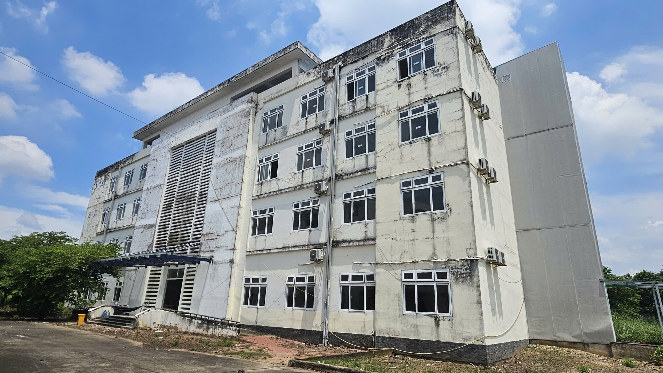 Hình ảnh Bệnh viện Tâm thần ở TP HCM bỏ hoang nhiều năm- Ảnh 3.