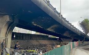 Điều gì đang diễn ra tại các gầm cầu Đà Nẵng? nguy cơ cháy nổ tiềm ẩn - Ảnh 11.