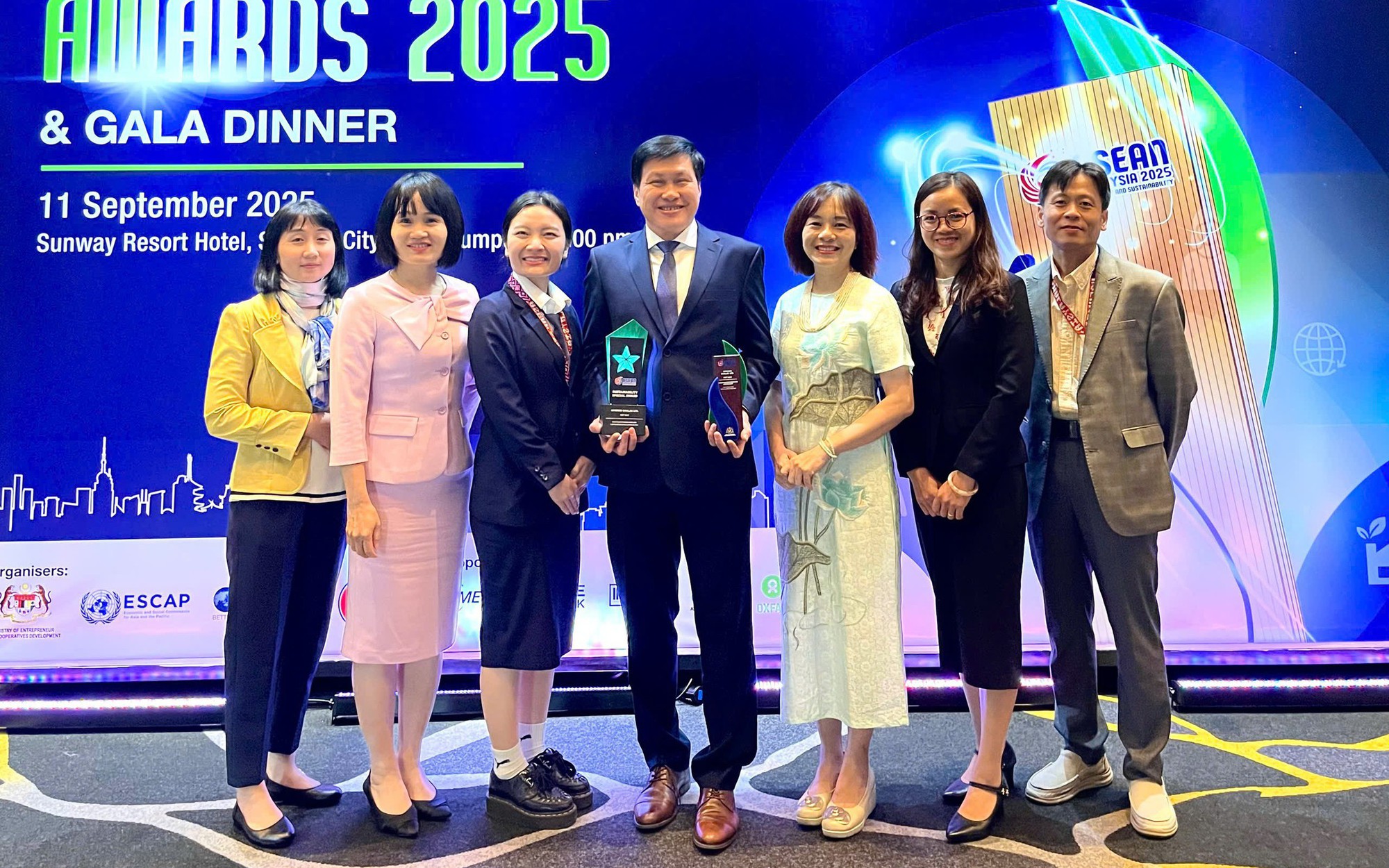 Simexco Daklak được vinh danh l&agrave; tập thể điểm h&igrave;nh ti&ecirc;u biểu to&agrave;n quốc năm 2025 - Ảnh 2.