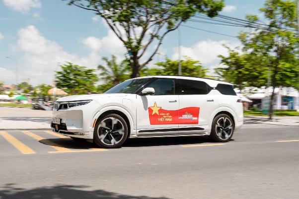 Mạnh mẽ như vận động viên Olympic, lịch lãm như quý ông, VF 9 chinh phục các khách hàng thành đạt- Ảnh 1.