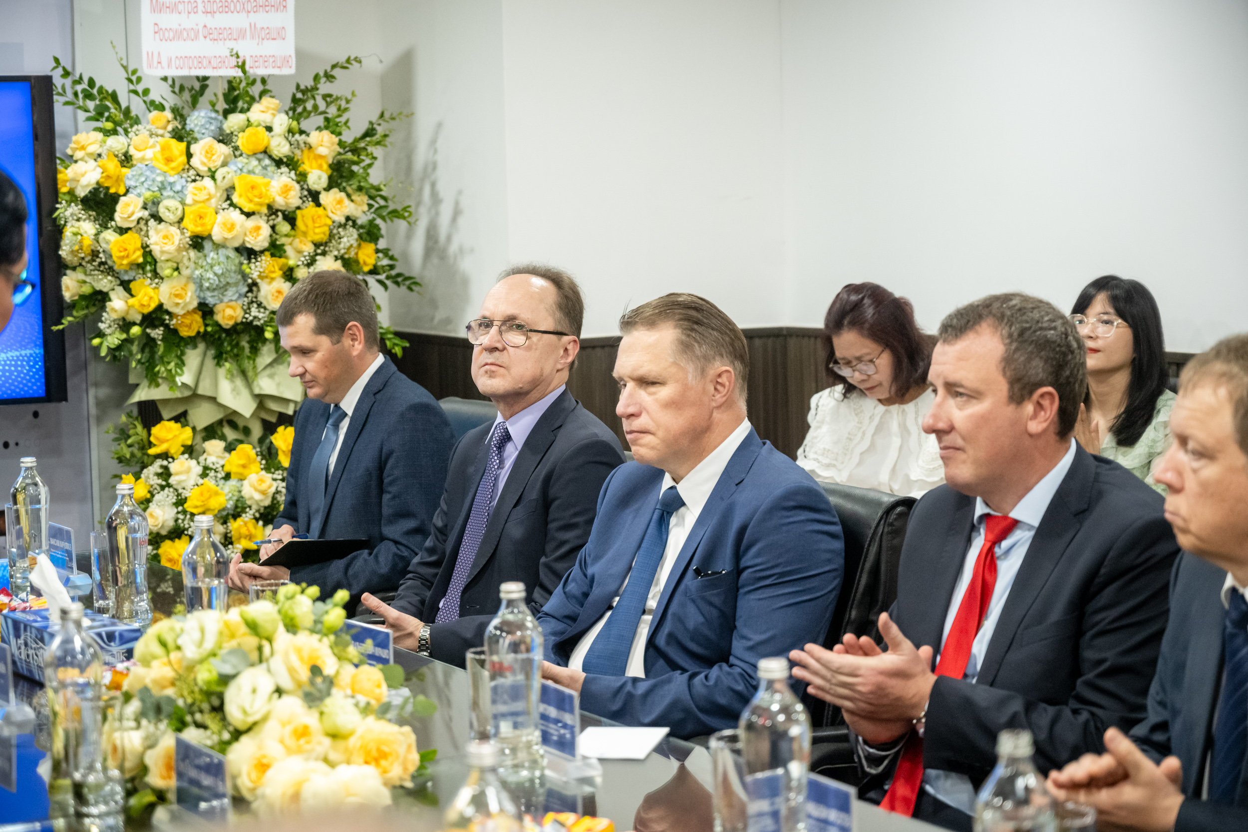 Bộ trưởng Bộ Y tế Nga thăm Bệnh viện Mắt Quốc tế Việt – Nga- Ảnh 1. Bộ trưởng Bộ Y tế Nga thăm Bệnh viện Mắt Quốc tế Việt – Nga- Ảnh 1.