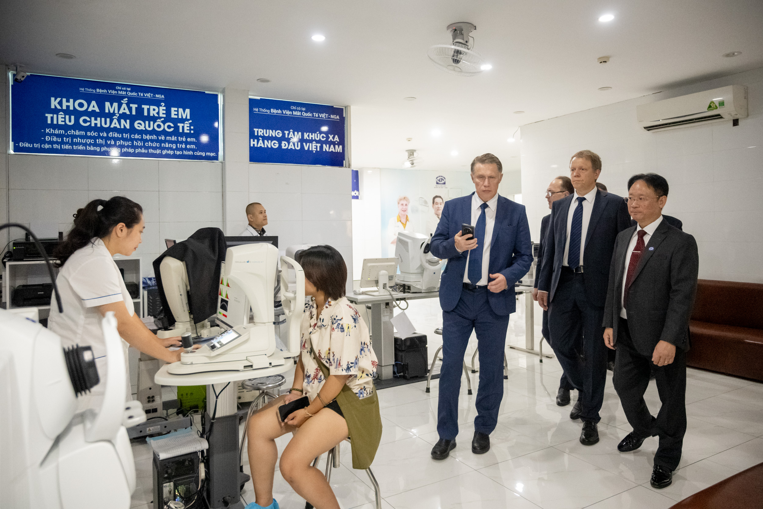 Bộ trưởng Bộ Y tế Nga thăm Bệnh viện Mắt Quốc tế Việt – Nga- Ảnh 4. Bộ trưởng Bộ Y tế Nga thăm Bệnh viện Mắt Quốc tế Việt – Nga- Ảnh 4.
