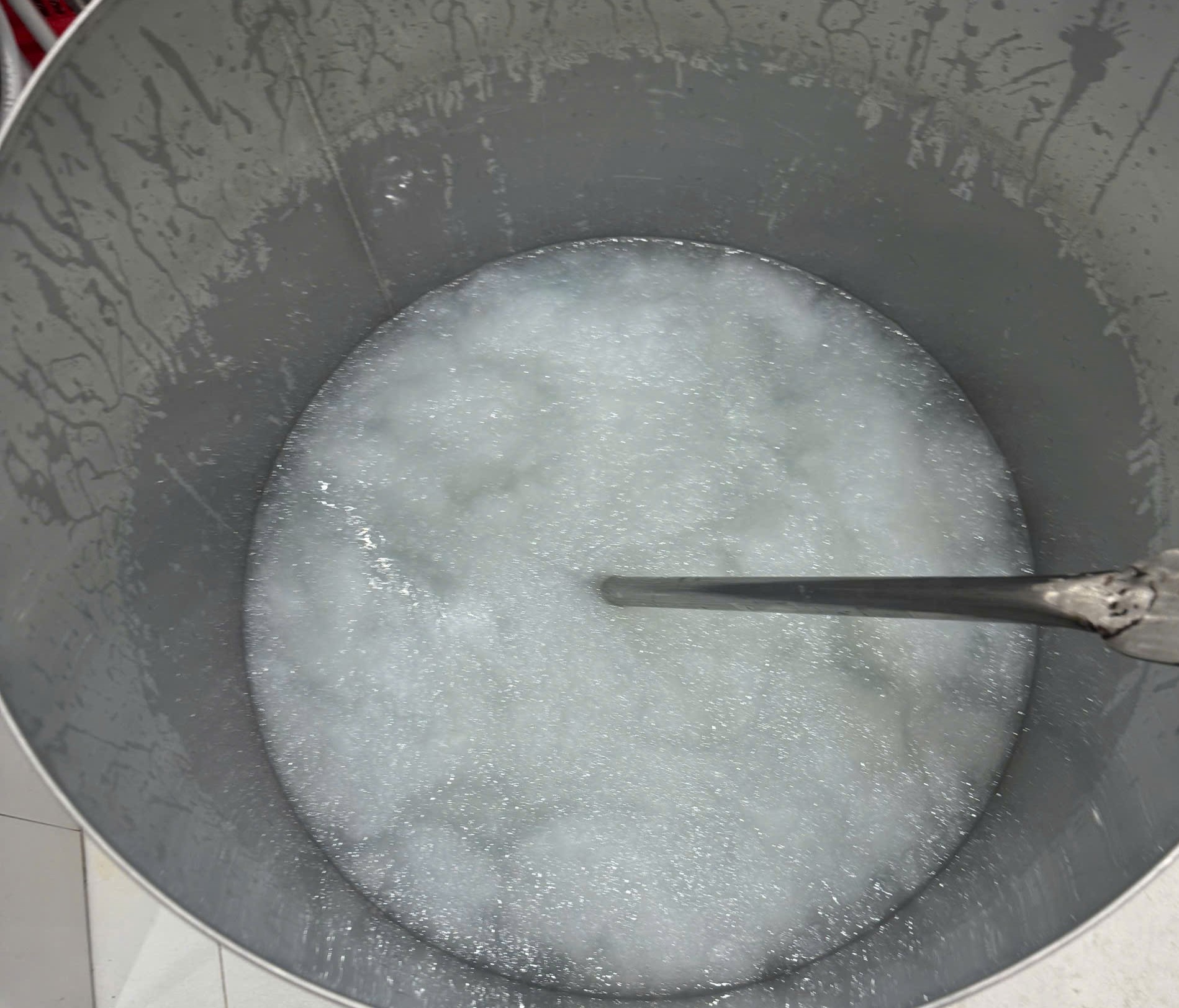 Quy mô gây choáng của tổng kho sản xuất nước yến giả tại Đà Nẵng - Ảnh 7. Quy mô gây choáng của tổng kho sản xuất nước yến giả tại Đà Nẵng - Ảnh 7.