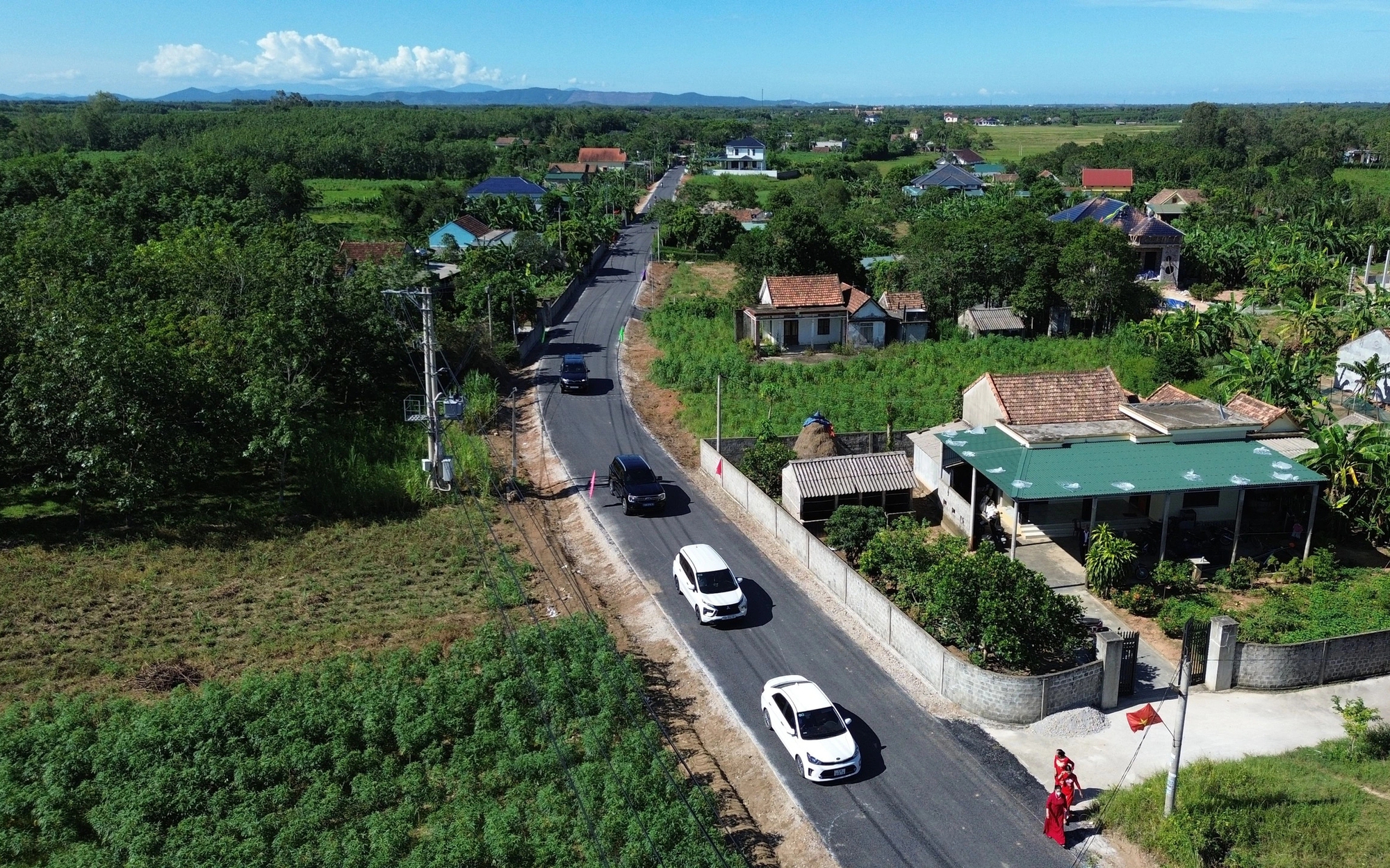 Sơn Hải xin cắm bảng “bảo hành 10 năm” trên tuyến cao tốc Hoài Nhơn – Quy Nhơn- Ảnh 2.