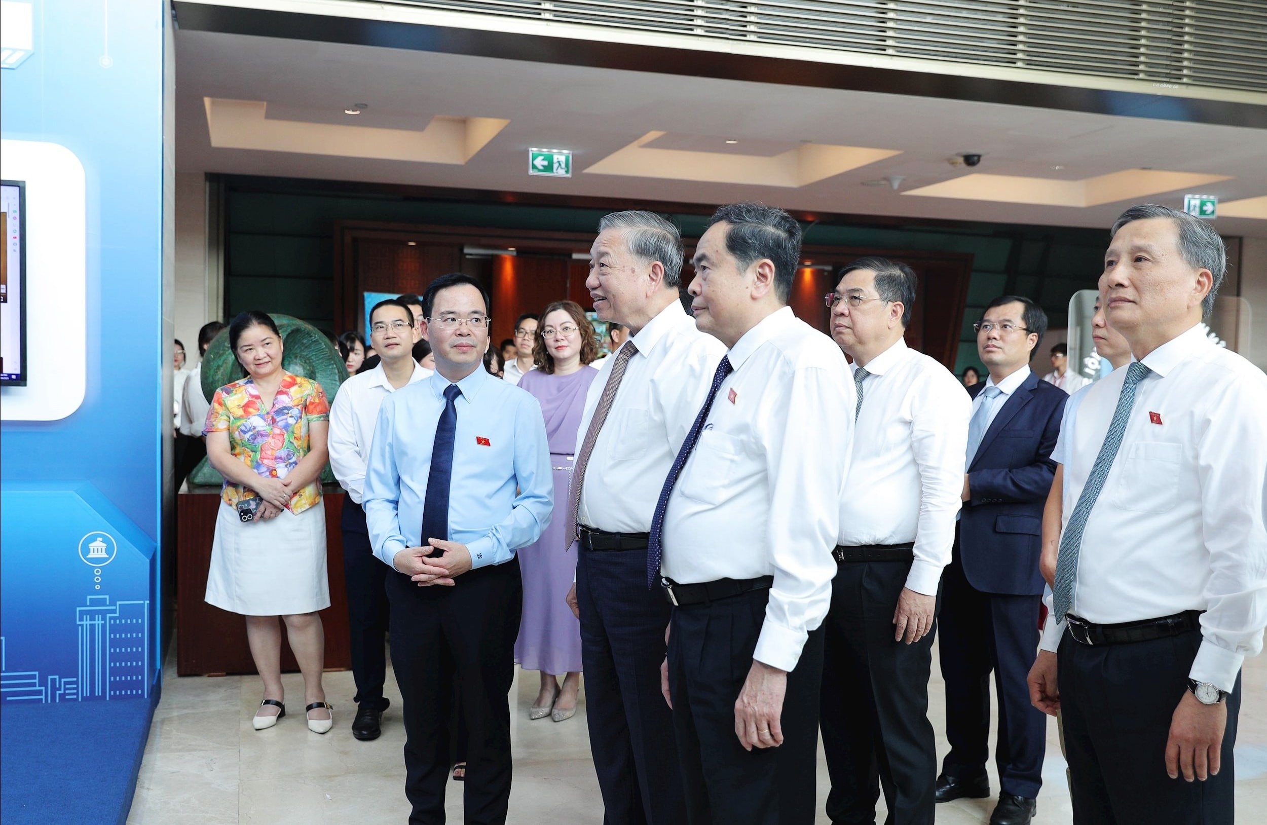 Tổng Bí thư dự hội nghị chuyên đề Bình dân học vụ số - Quốc hội số- Ảnh 7.