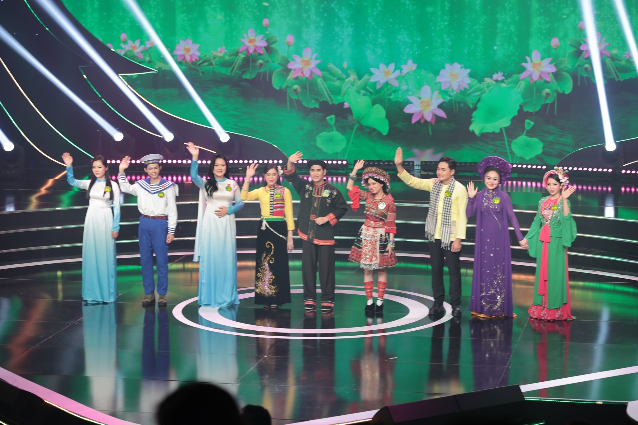 Top 7 "Chuông vàng vọng cổ" 2025 hào hứng bước vào chung kết 2: Hẹn khán giả tối nay trên sóng - Ảnh 3.
