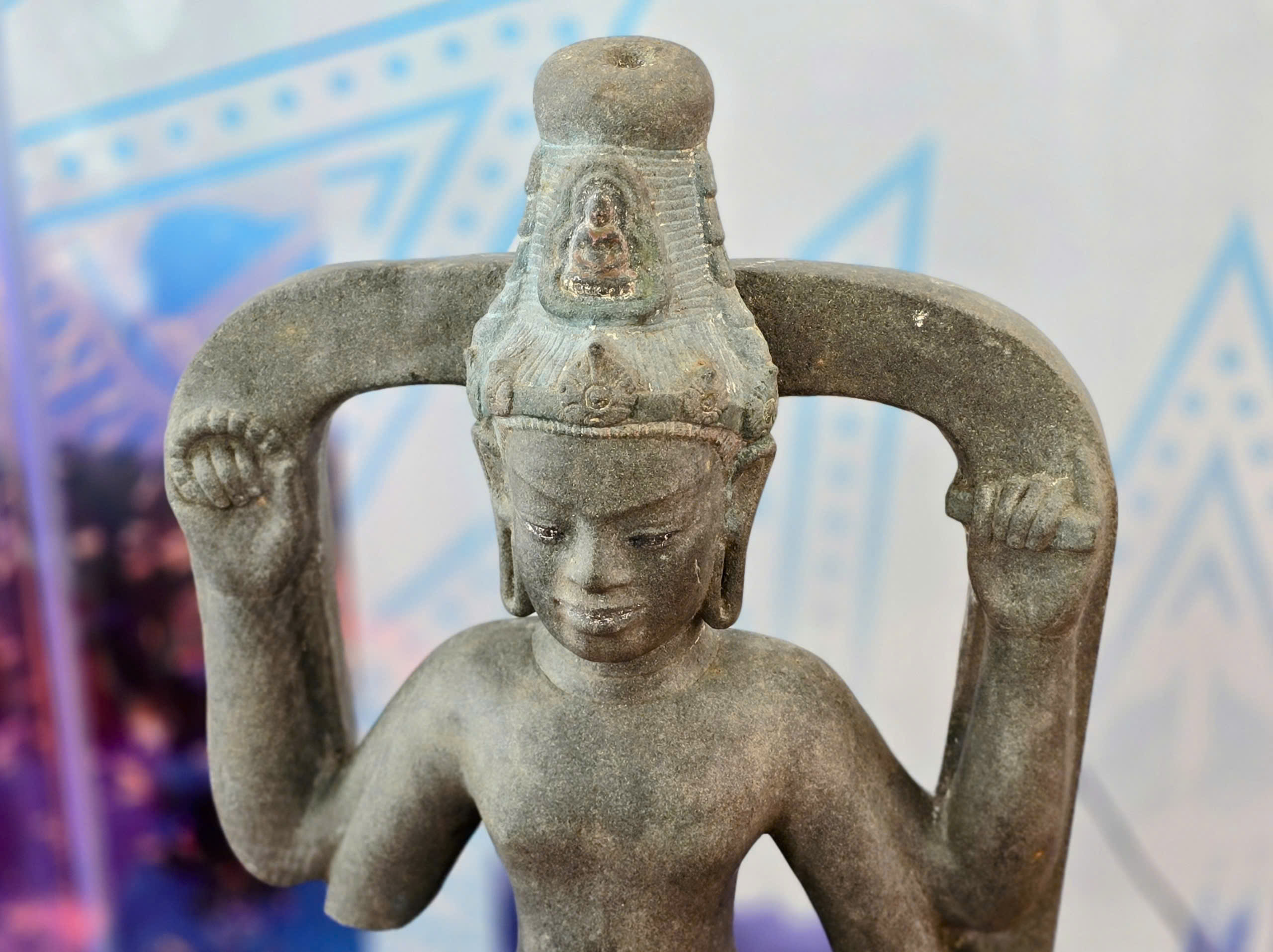 Cận cảnh bảo vật quốc gia - Tượng Avalokitesvara Bắc Bình - Ảnh 5. Cận cảnh bảo vật quốc gia - Tượng Avalokitesvara Bắc Bình - Ảnh 5.