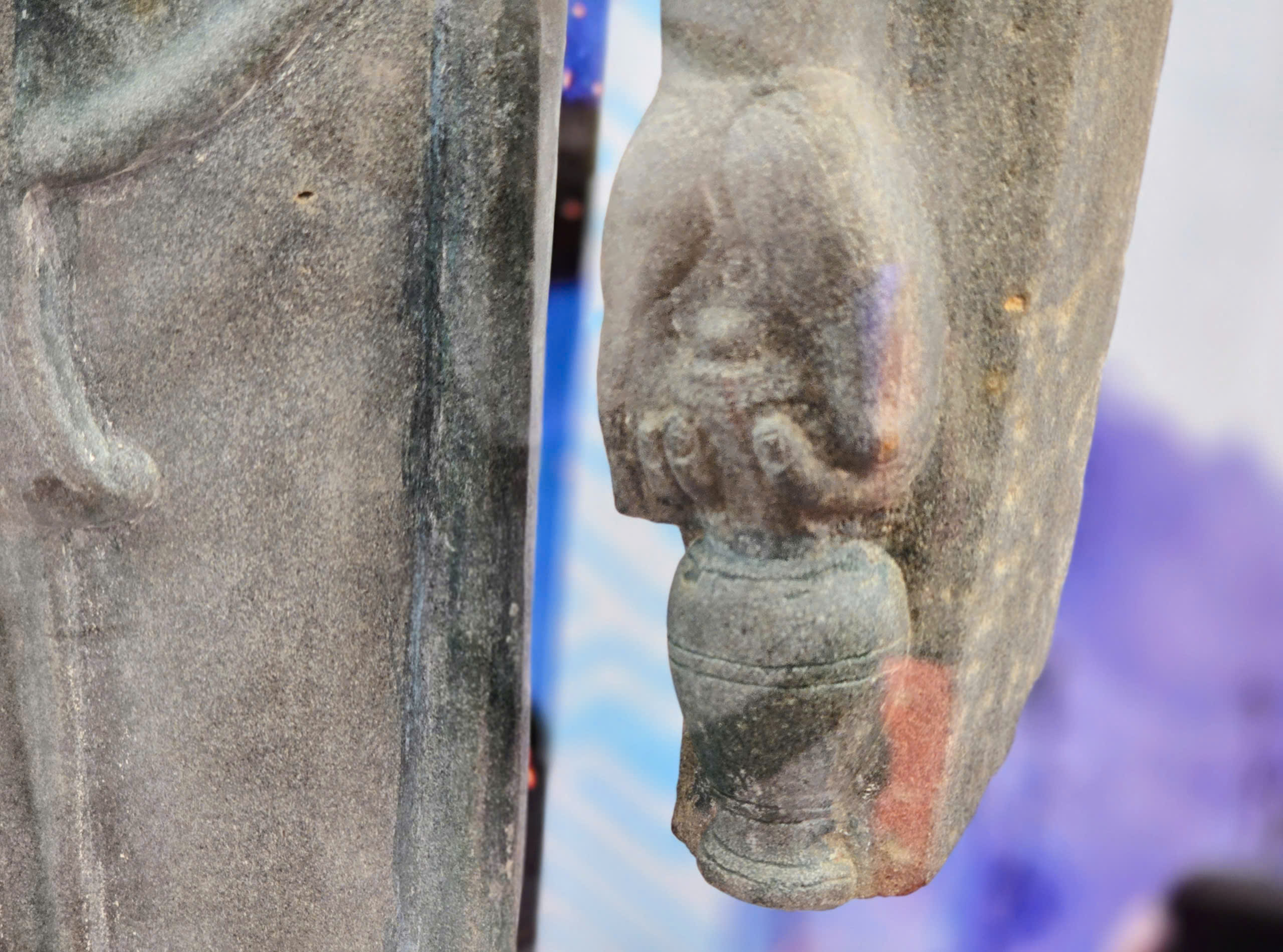 Cận cảnh bảo vật quốc gia - Tượng Avalokitesvara Bắc Bình - Ảnh 8. Cận cảnh bảo vật quốc gia - Tượng Avalokitesvara Bắc Bình - Ảnh 8.