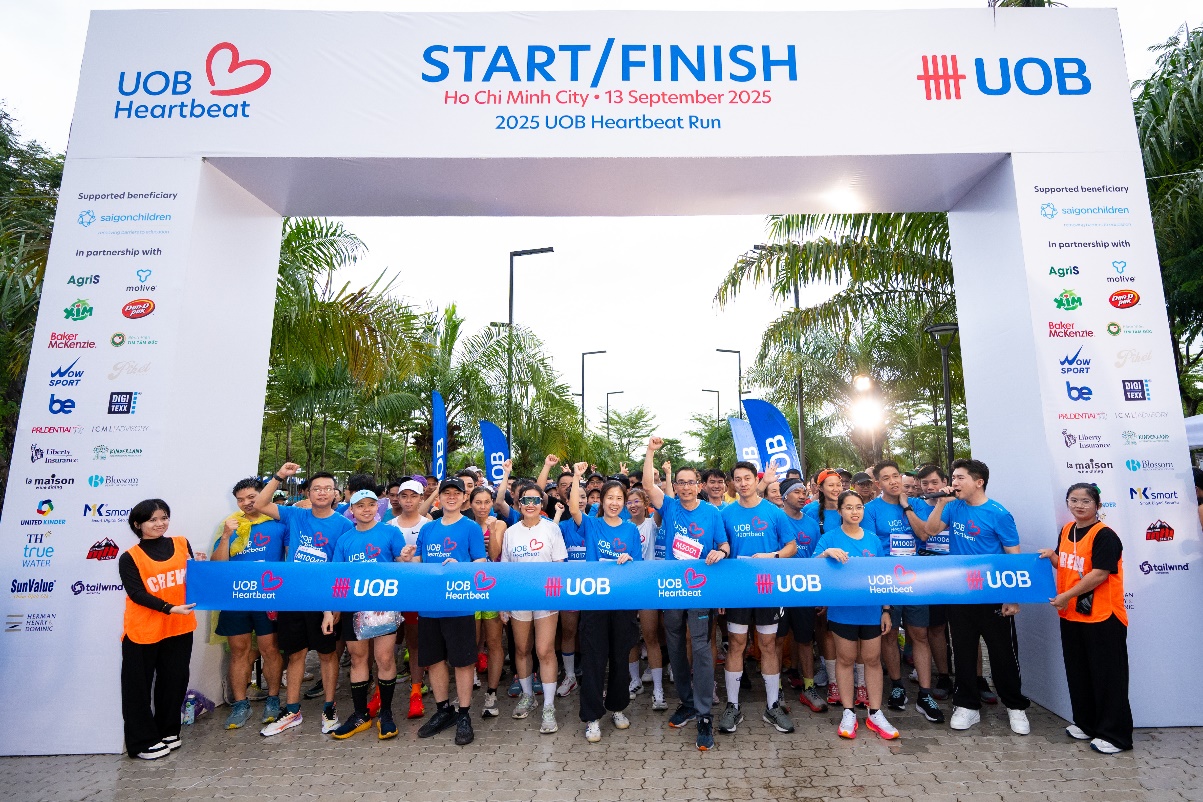 UOB Việt Nam gây quỹ hơn 940 triệu đồng qua Giải chạy bộ UOB Heartbeat Run 2025 - Ảnh 1.