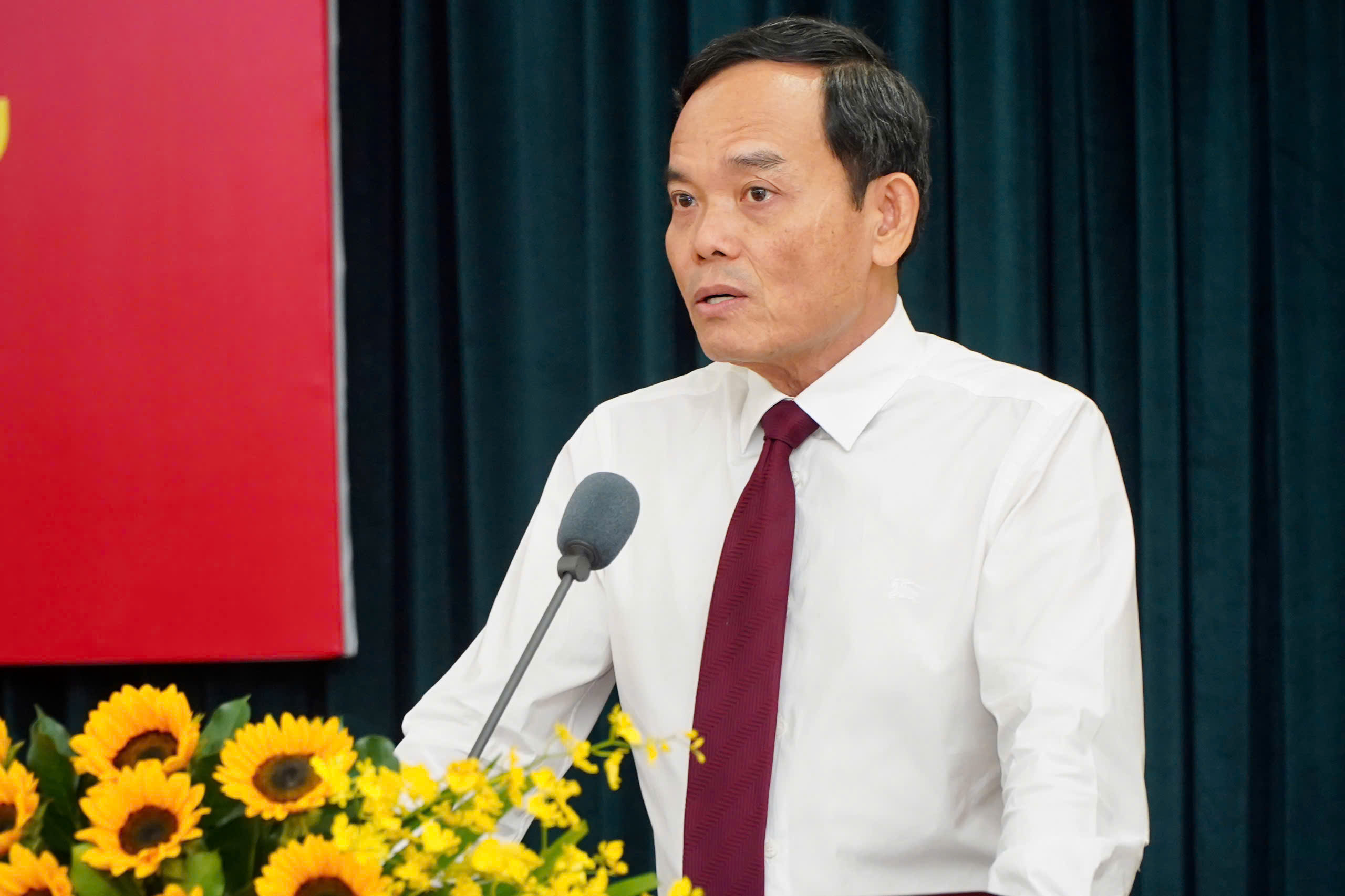Bí thư Thành ủy TP HCM Trần Lưu Quang: "Phải bằng mọi cách để đạt được tăng trưởng trên 10% trong năm 2025" - Ảnh 1.
