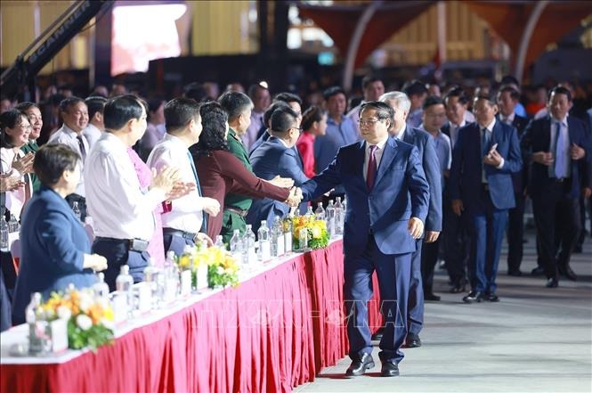 Thủ tướng: Triển lãm Thành tựu đất nước khẳng định quan điểm "Dân là gốc, nhân dân làm nên lịch sử"- Ảnh 1. Thủ tướng: Triển lãm Thành tựu đất nước khẳng định quan điểm "Dân là gốc, nhân dân làm nên lịch sử"- Ảnh 1.