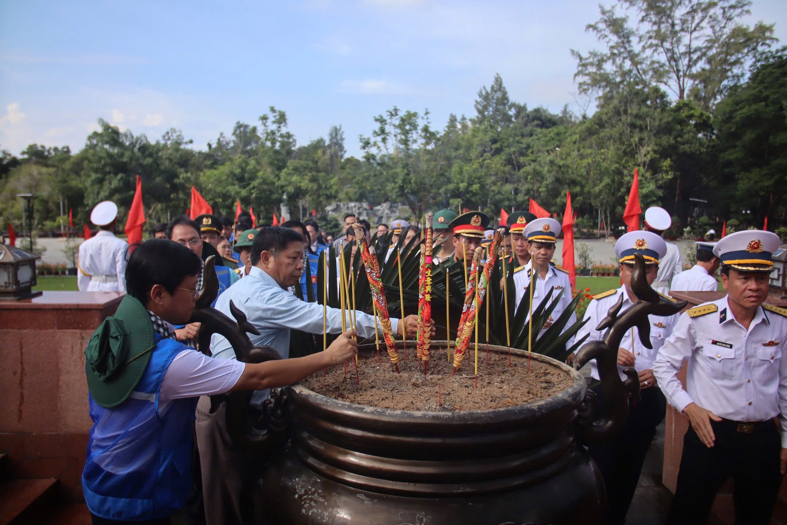 Đoàn đại biểu TP HCM hoàn thành chuyến công tác thăm quân dân các đảo Tây Nam và Nhà giàn DK1 - Ảnh 20.
