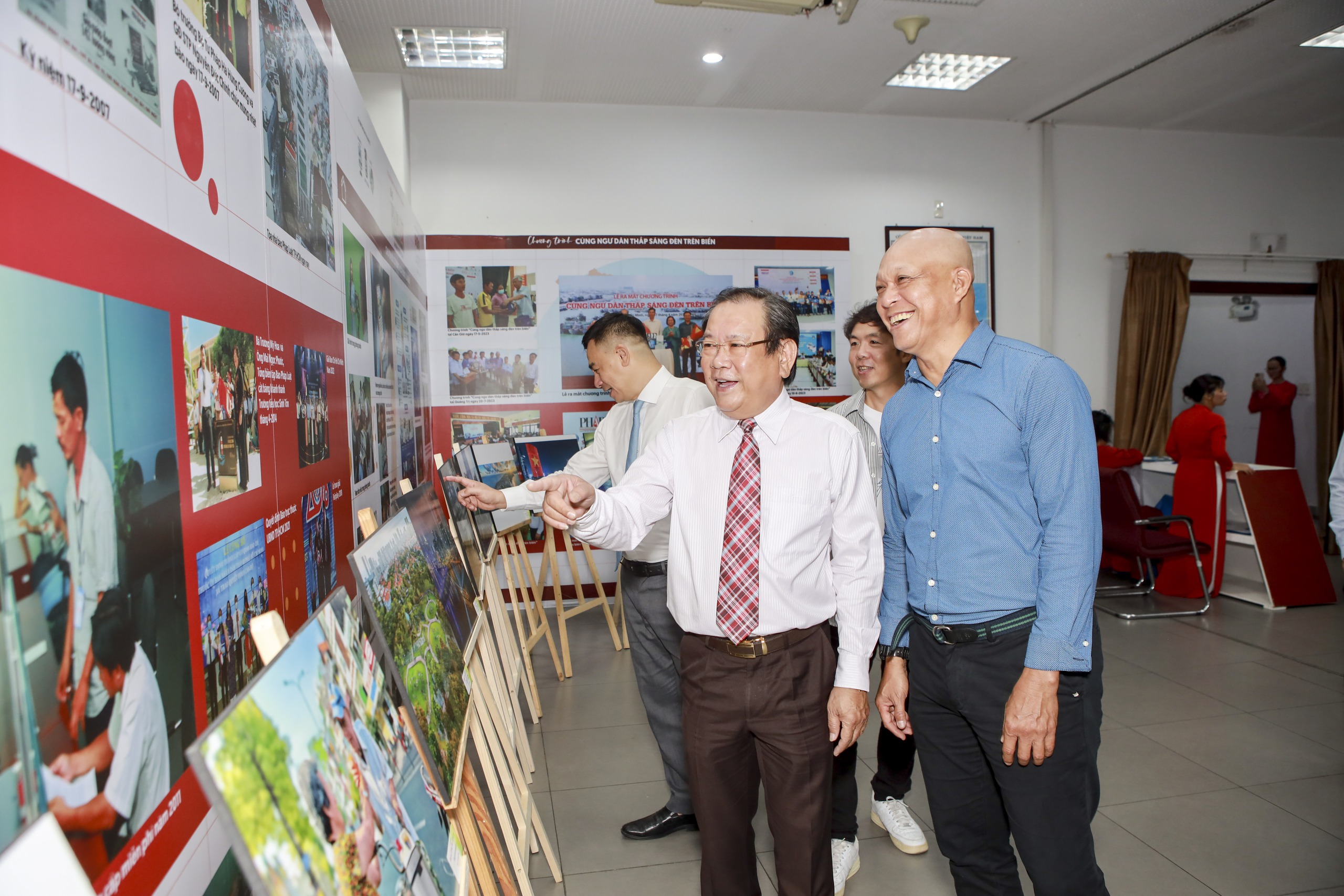 "TP HCM - Sắc màu mới": Thành phố được kể bằng ngôn ngữ ảnh- Ảnh 1. "TP HCM - Sắc màu mới": Thành phố được kể bằng ngôn ngữ ảnh- Ảnh 1.