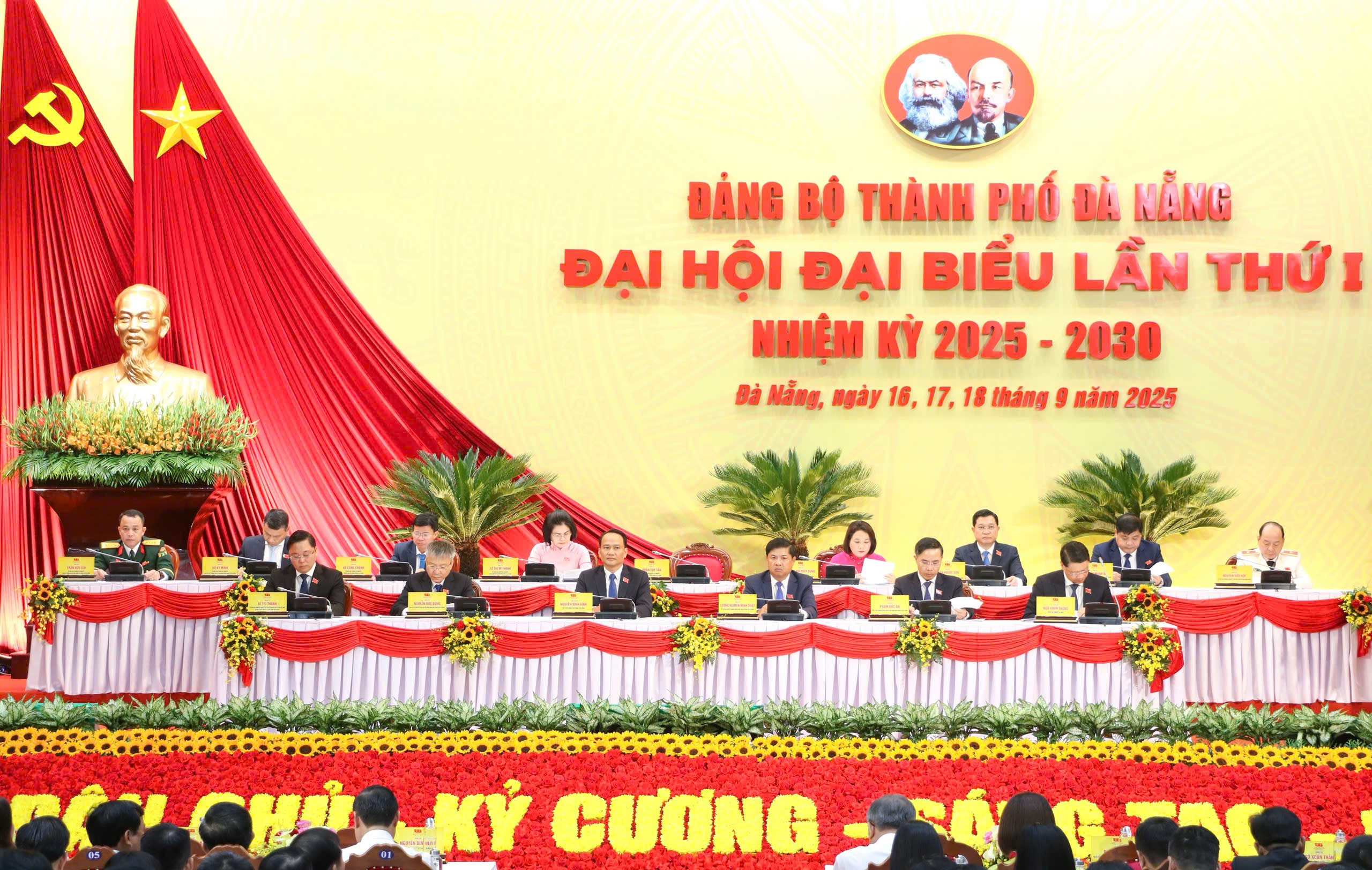 Đại hội Đảng bộ Đà Nẵng lần thứ I khai mạc phiên trù bị vào ngày 16 - 9 - Ảnh 1.