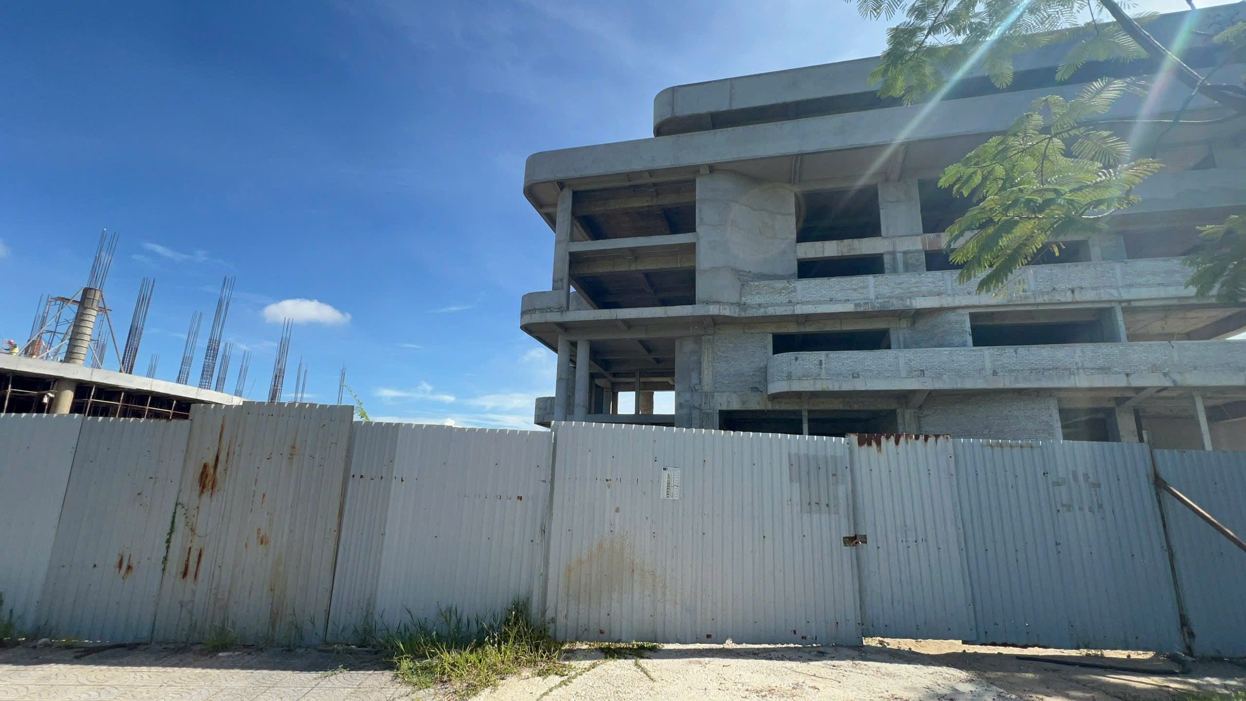 Hình ảnh dự án toà nhà CNTT Huế sau khi nhà thầu ở Hà Nội “tháo chạy”- Ảnh 4.