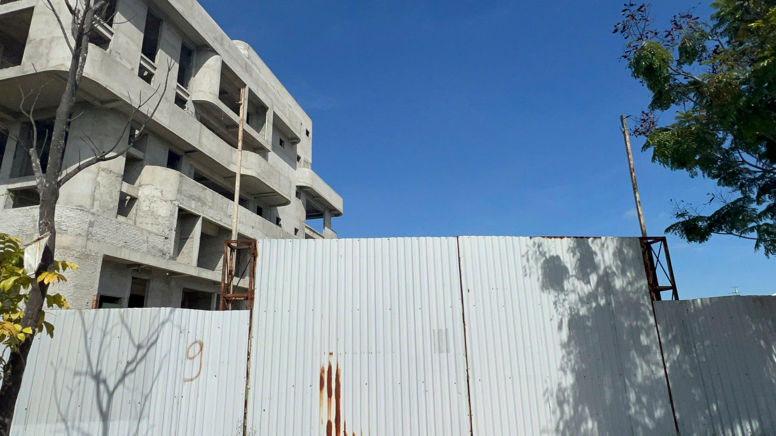 Hình ảnh dự án toà nhà CNTT Huế sau khi nhà thầu ở Hà Nội “tháo chạy”- Ảnh 3.