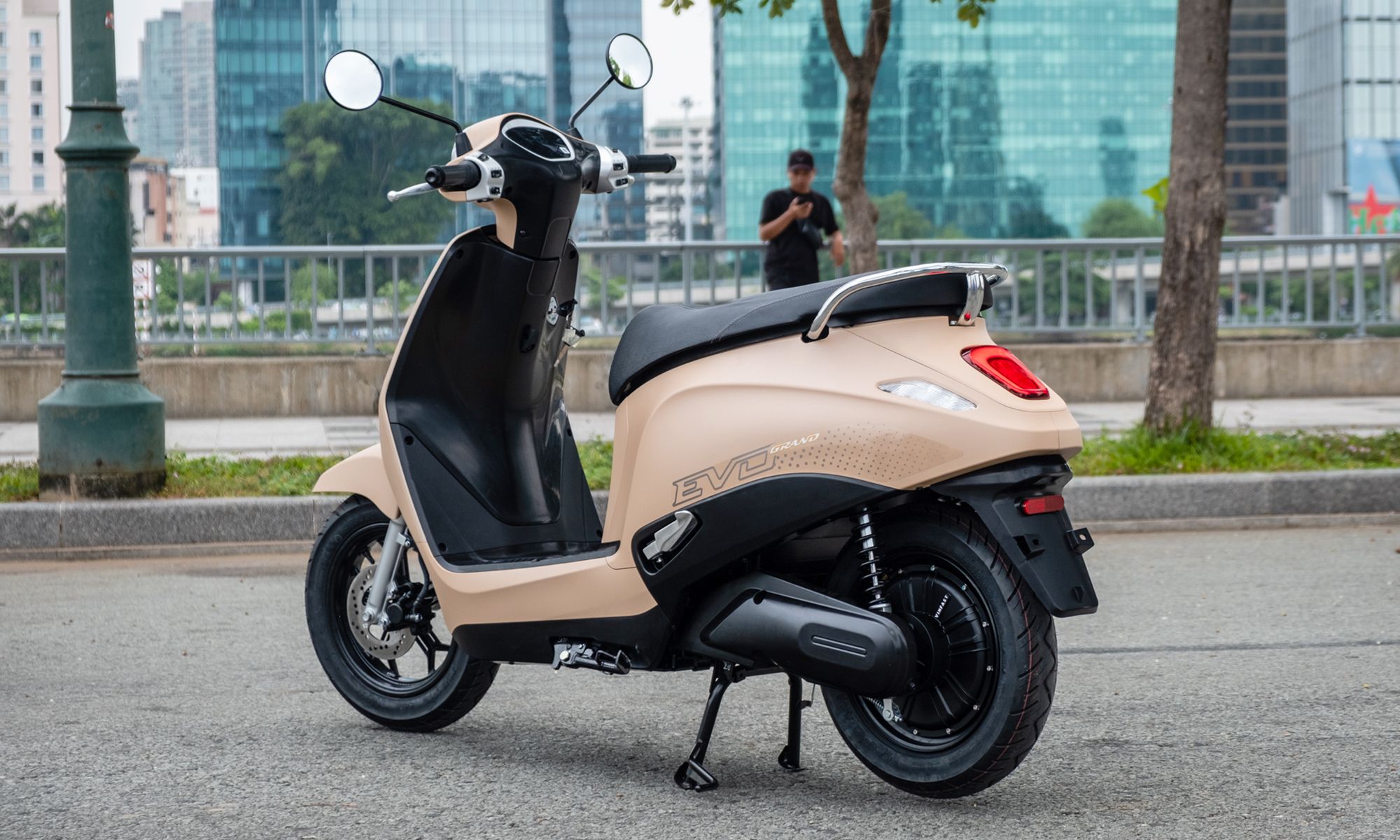 Top xe máy điện Việt phá vỡ rào cản 200 km một lần sạc- Ảnh 2.