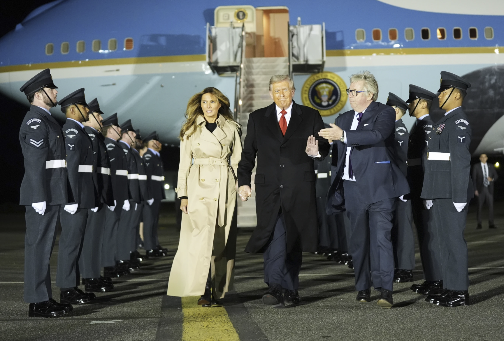 Tổng thống Donald Trump và đệ nhất phu nhân Mỹ đến Anh- Ảnh 1. Tổng thống Donald Trump và đệ nhất phu nhân Mỹ đến Anh- Ảnh 1.