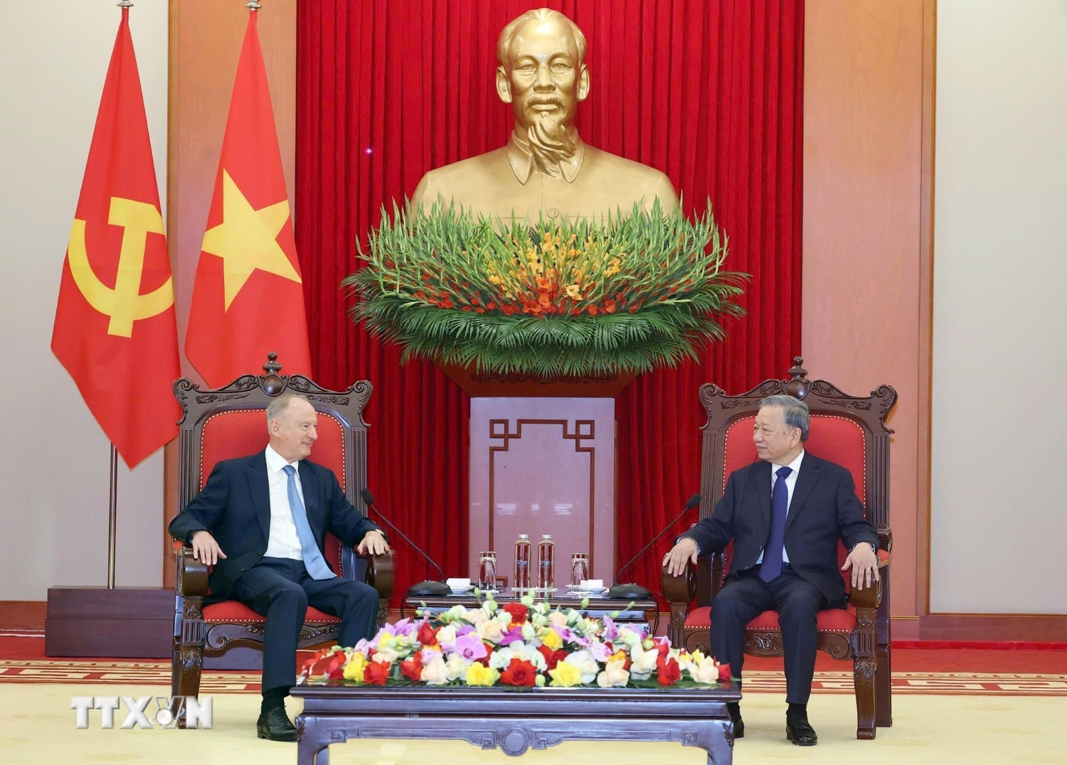 Tổng Bí thư Tô Lâm tiếp Trợ lý Tổng thống Nga thúc đẩy hợp tác biển - Ảnh 3. Tổng Bí thư Tô Lâm tiếp Trợ lý Tổng thống Nga thúc đẩy hợp tác biển - Ảnh 3.