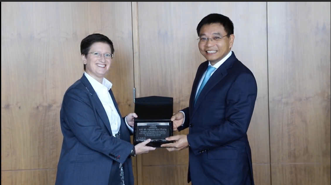 វៀតណាមត្រូវតាមលក្ខណៈវិនិច្ឆ័យក្នុងការធ្វើឱ្យប្រសើរឡើងផ្សារហ៊ុនរបស់ខ្លួន - រូបថតទី២. Việt Nam đáp ứng các tiêu chí nâng hạng thị trường chứng khoán- Ảnh 2.