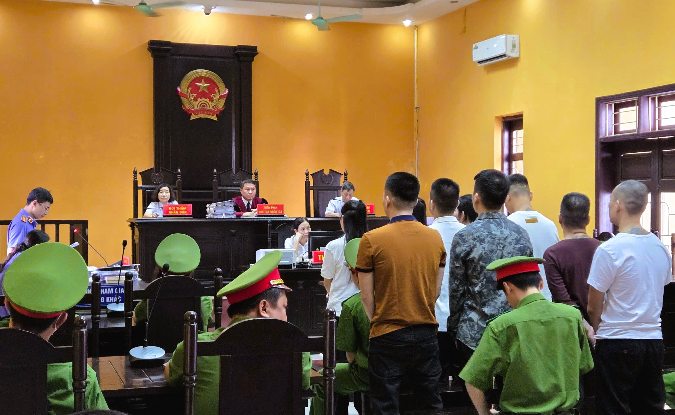 Trùm giang hồ Long "tròn" lĩnh án tù - Ảnh 1.