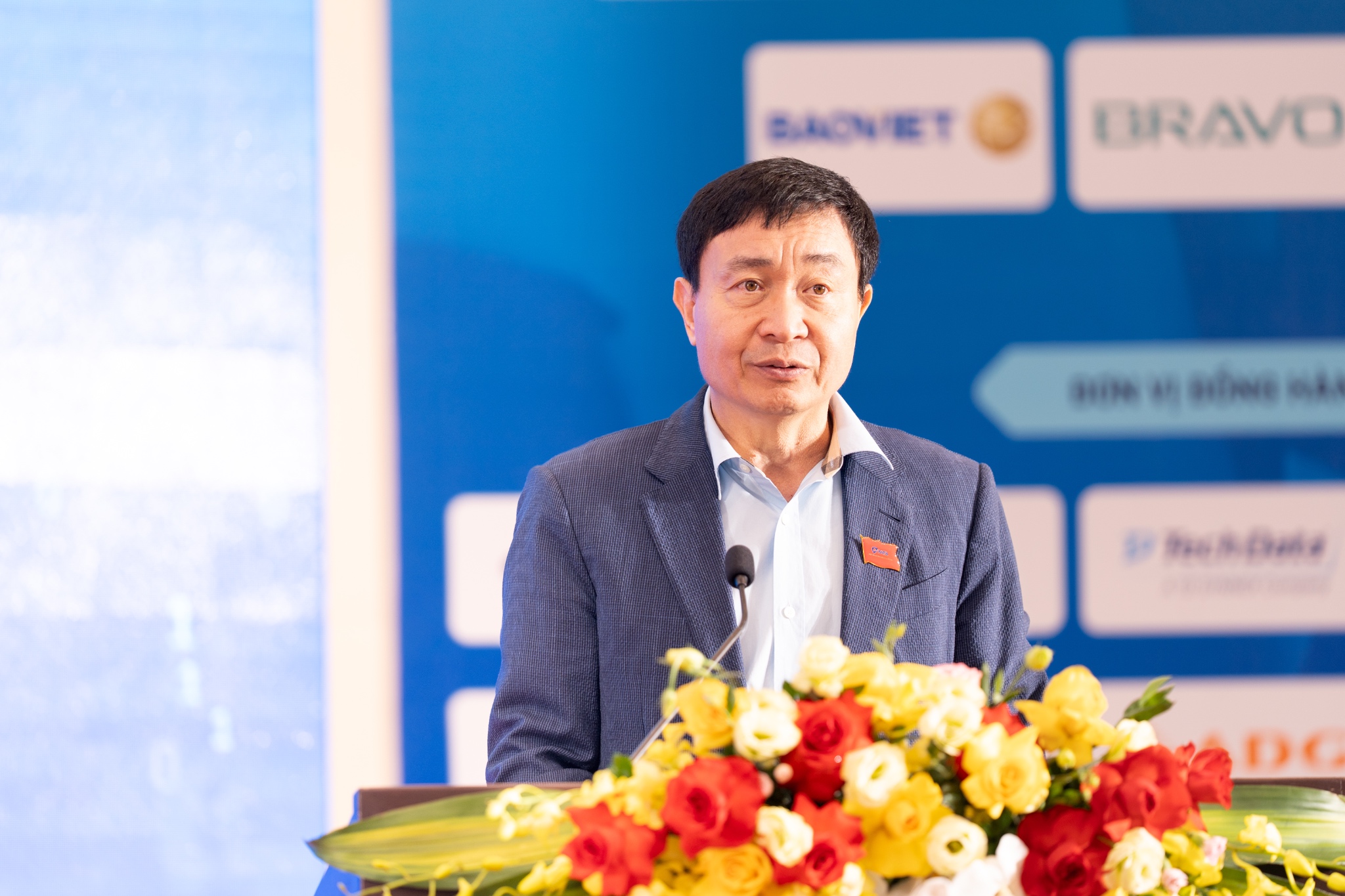 लेफ्टिनेंट जनरल गुयेन मिन्ह चिन्ह: अपराधी धोखाधड़ी करने और नेटवर्क पर हमला करने के लिए एआई का उपयोग करते हैं - फोटो 1. Trung tướng Nguyễn Minh Chính: Tội phạm dùng AI để lừa đảo, tấn công mạng- Ảnh 1.