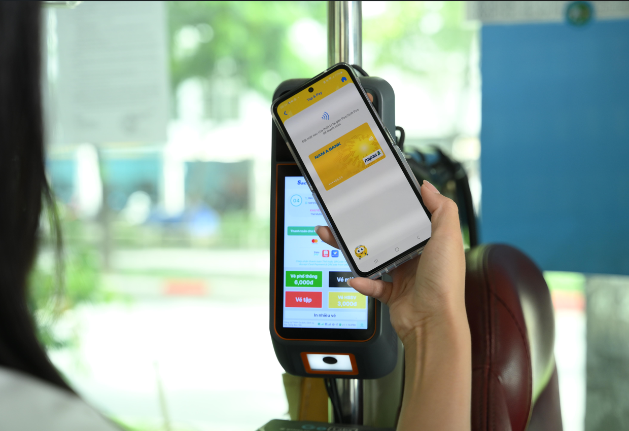 Giao thông công cộng TP HCM hiện đại hóa với thanh toán thẻ NAPAS không tiếp xúc- Ảnh 1.