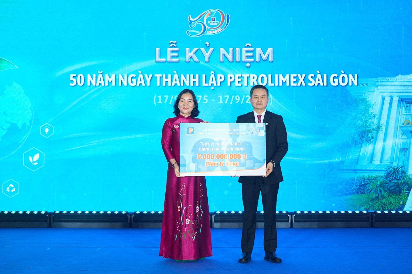 Petrolimex Sài Gòn vinh dự đón nhận Huân chương Lao động hạng Nhất - Ảnh 3.